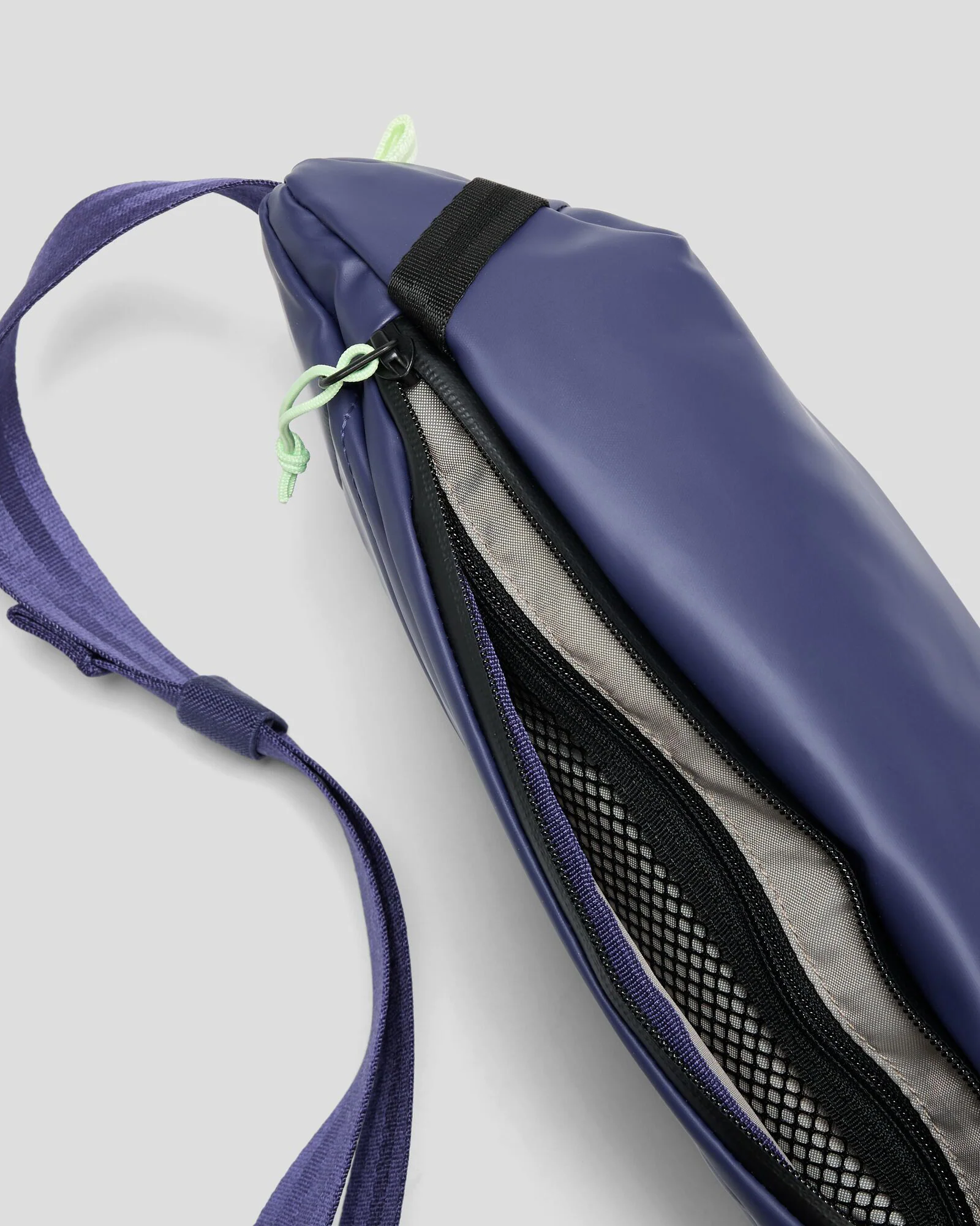 Amphi Cross Body Bag - Dark Horizon - Image 5