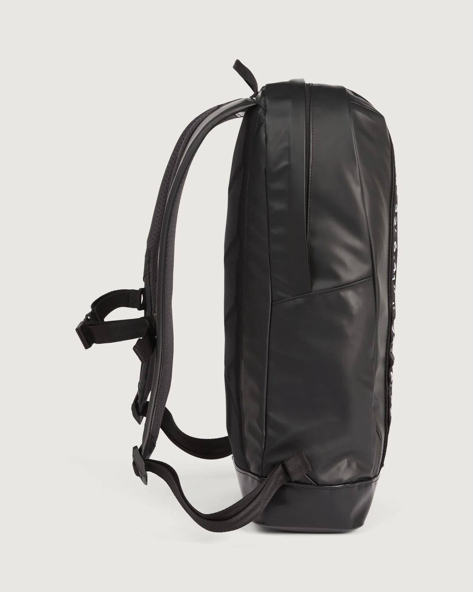 Amphi Backpack - 16L - Black Stingray - Image 6