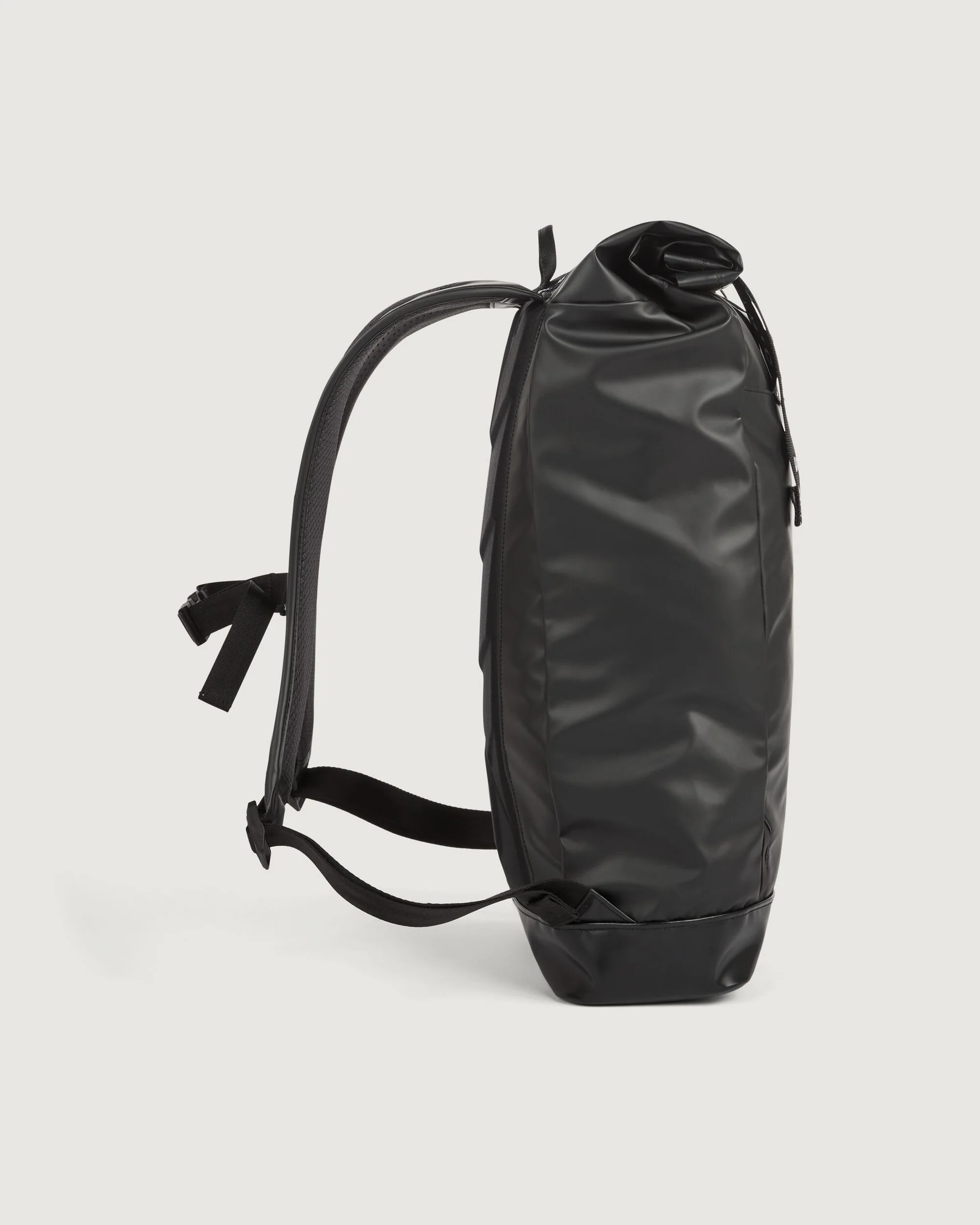 Amphi Roll Top - 18L - Black Stingray - Image 8