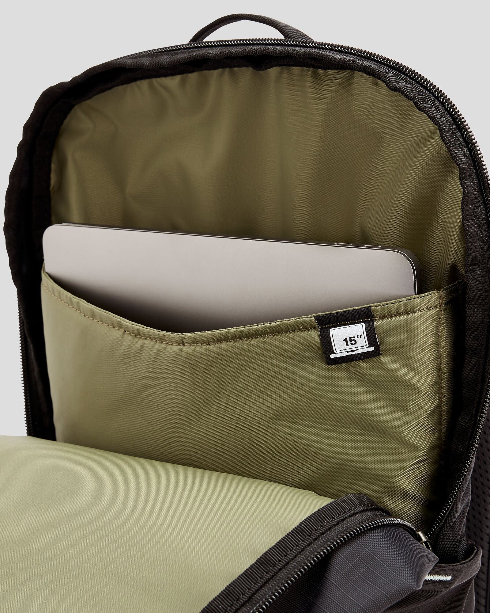 Axon Escape Backpack - 22L - Black Stingray - Image 4