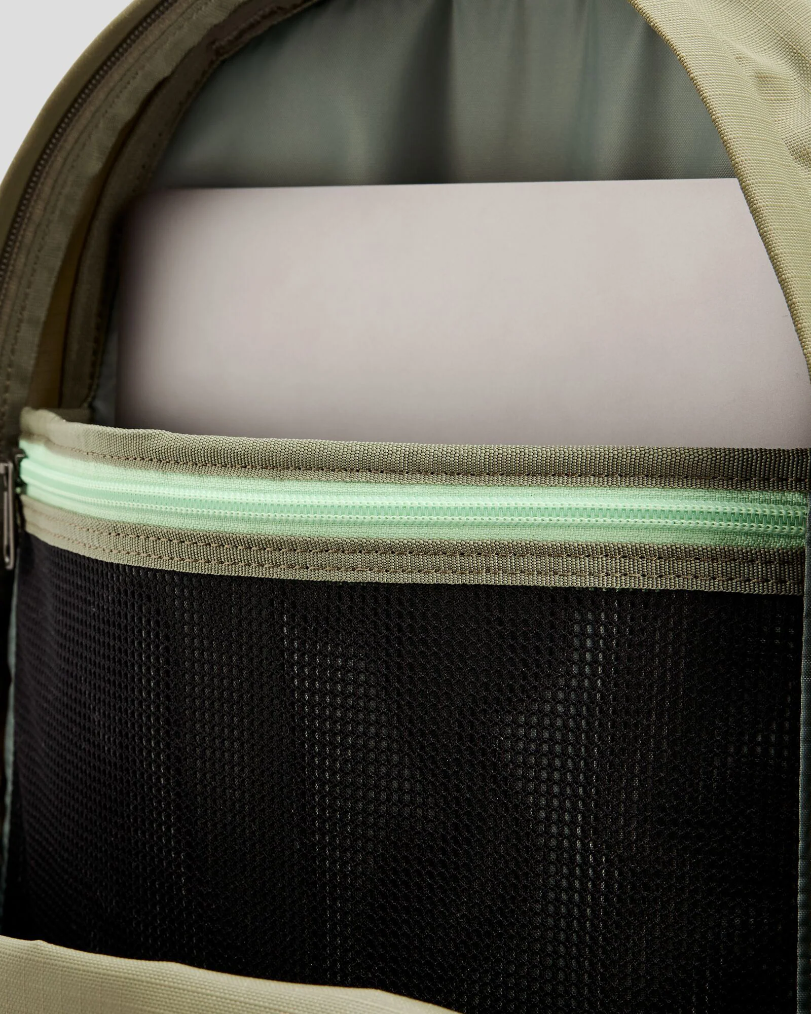 Axon Everyday Backpack - 18L - Beech/Dark Moss - Image 4