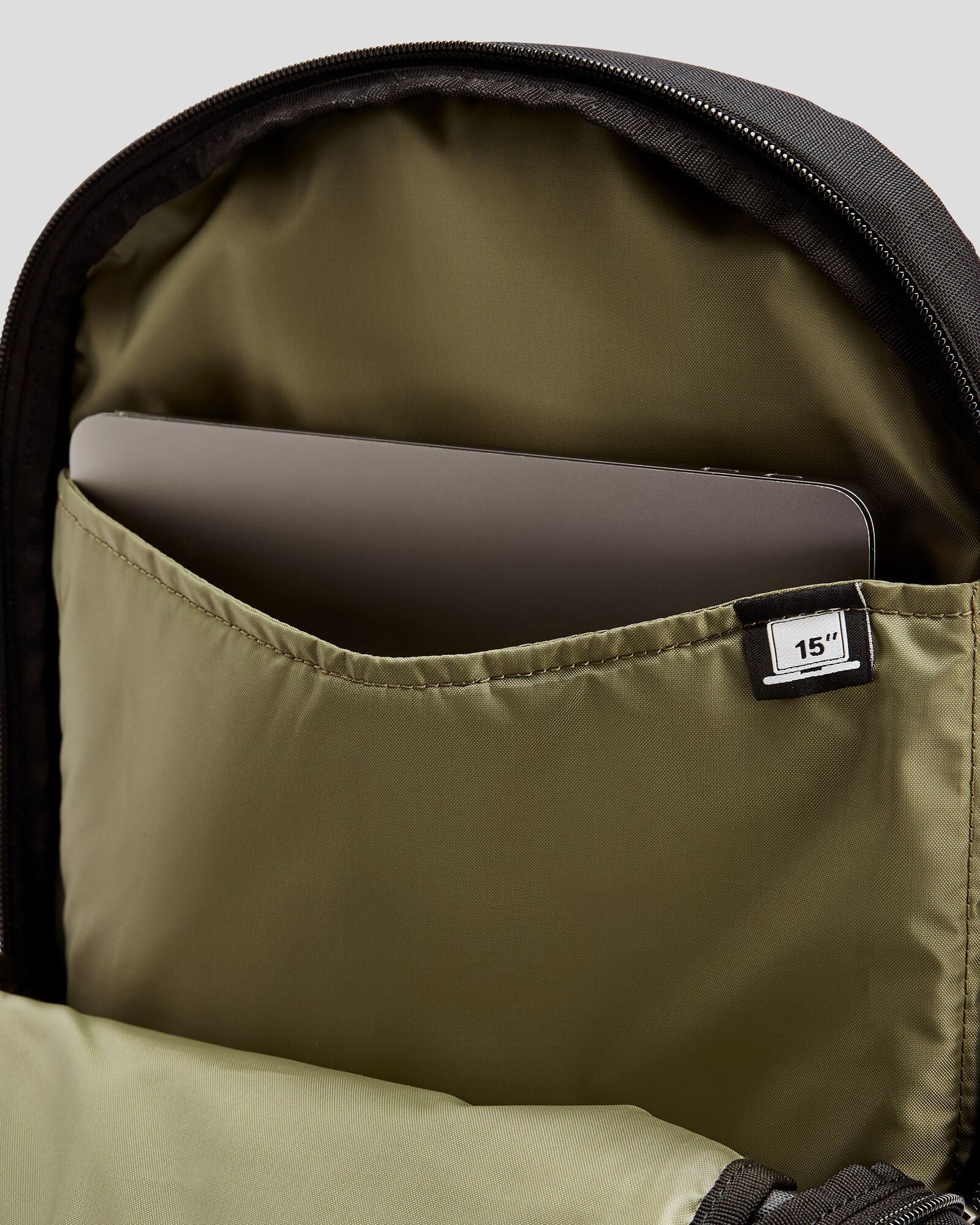 Axon Everyday Backpack - 20L - Black Stingray - Image 4