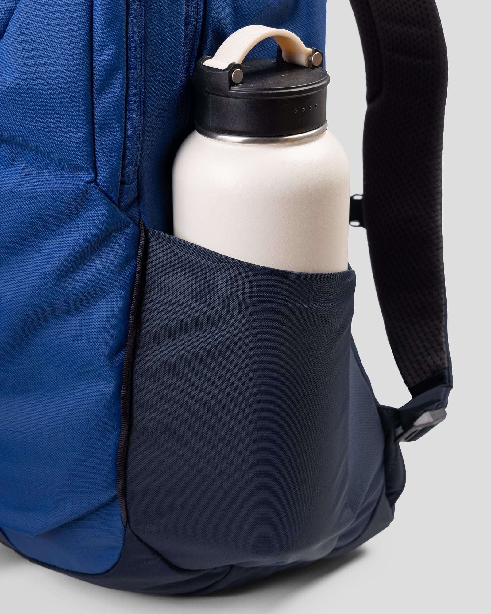Axon Everyday Backpack - Bright Navy/Pure Navy - Image 5