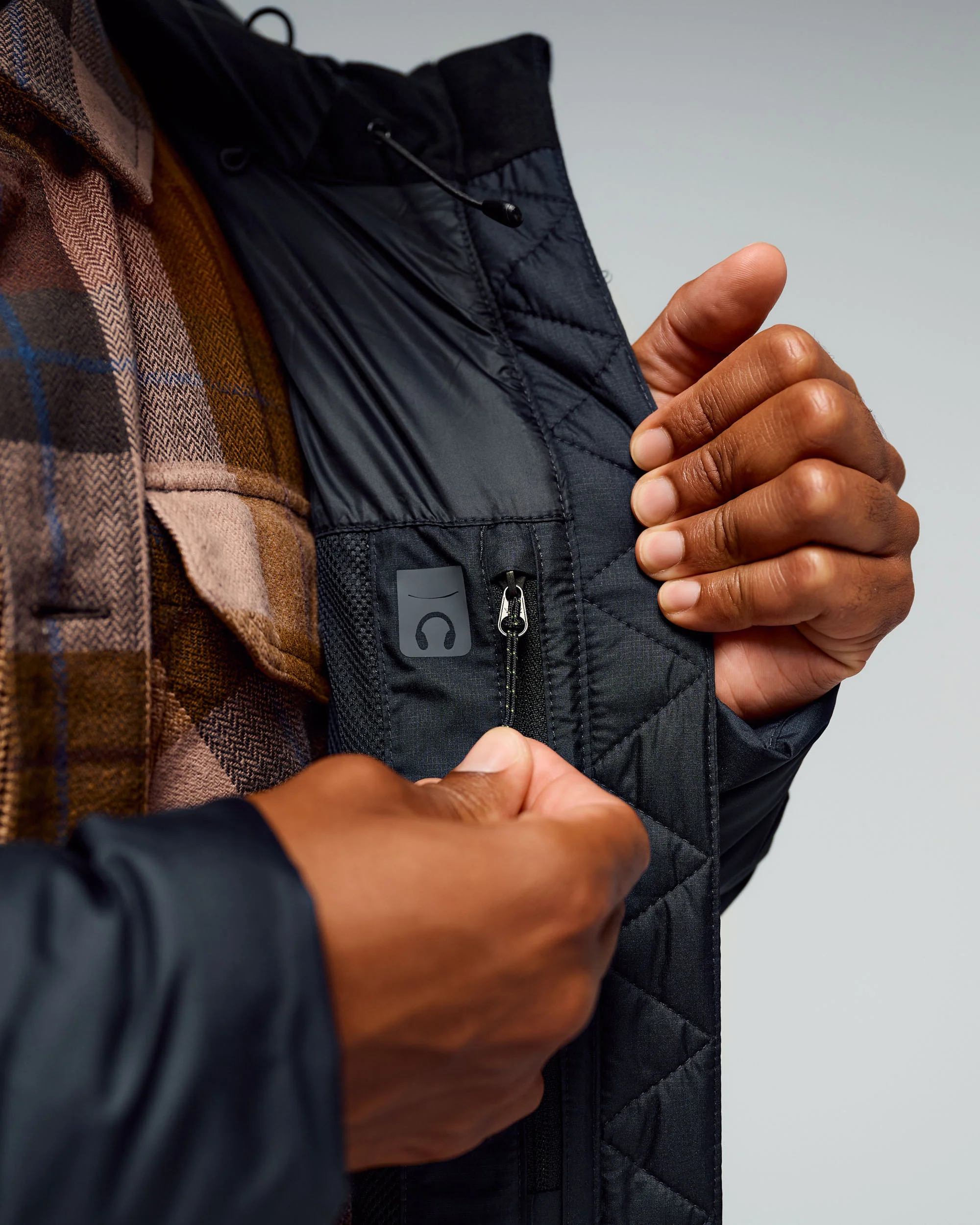 Men's Epiq Hooded Down Jacket - Black/Black - Image 5