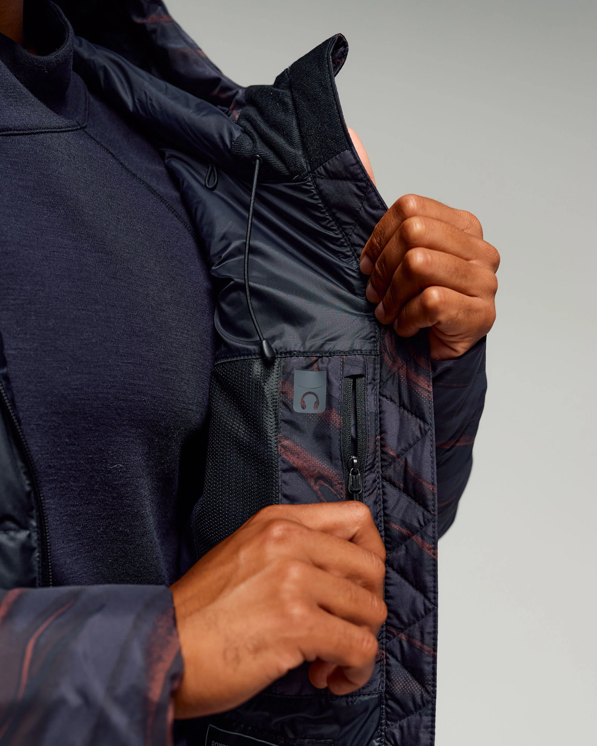 Men's Epiq Hooded Down Jacket -  Black Braided River - Image 8