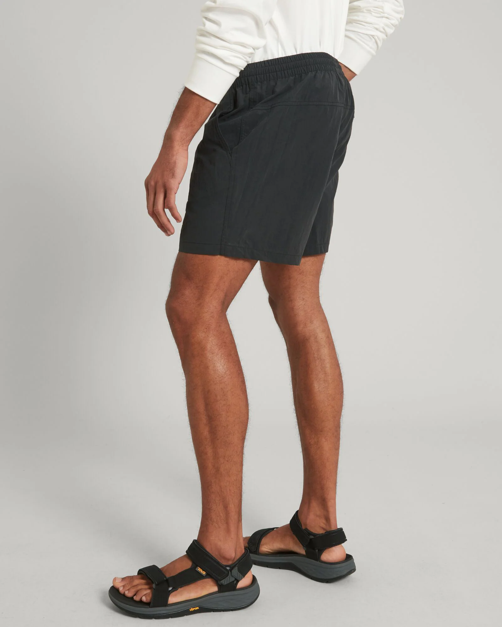 Men's EVRY-Day 5 inch Shorts - Black - Image 3