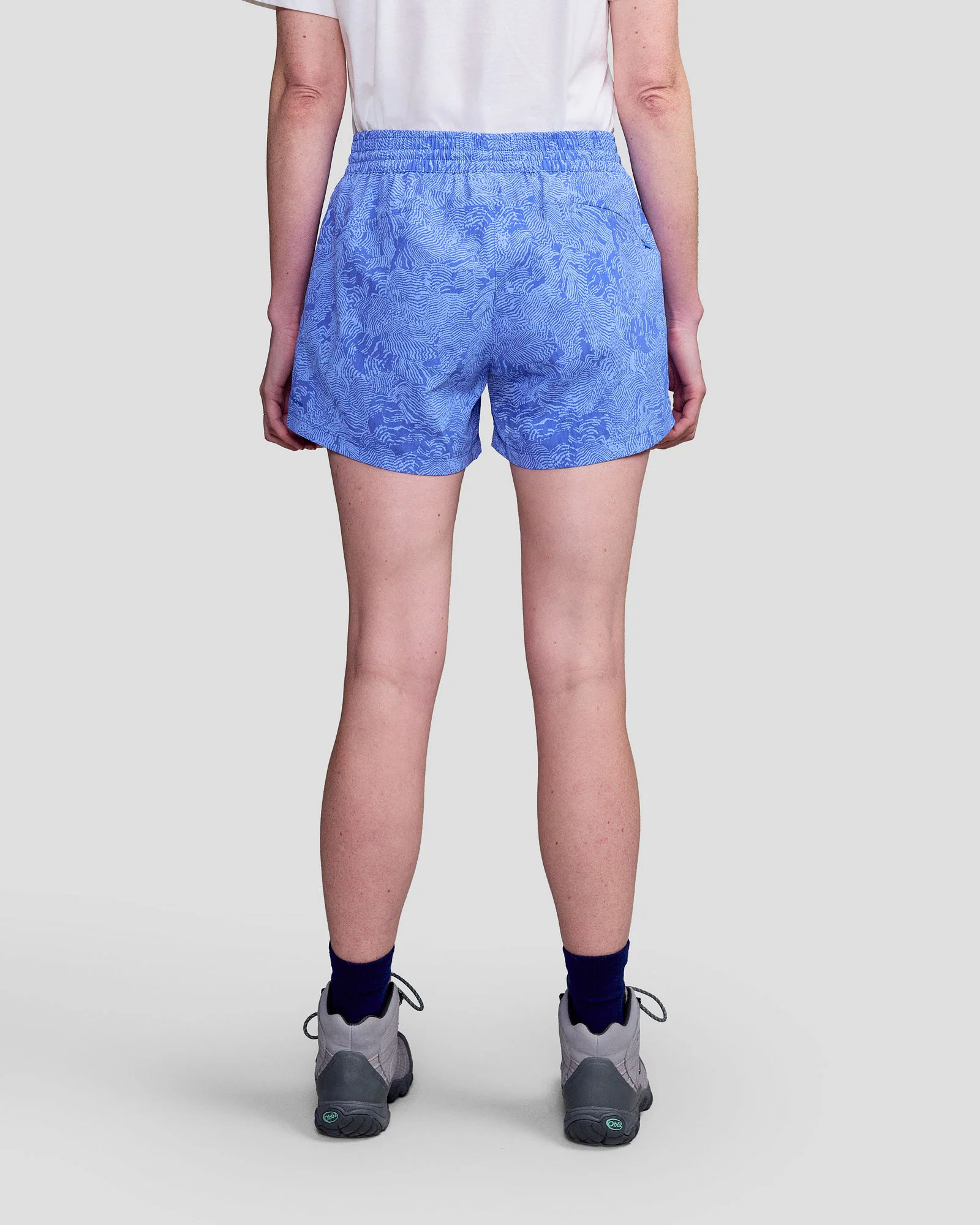 Women's EVRY-Day  4" Shorts - Dark Peri Nature Lines Print - Image 4
