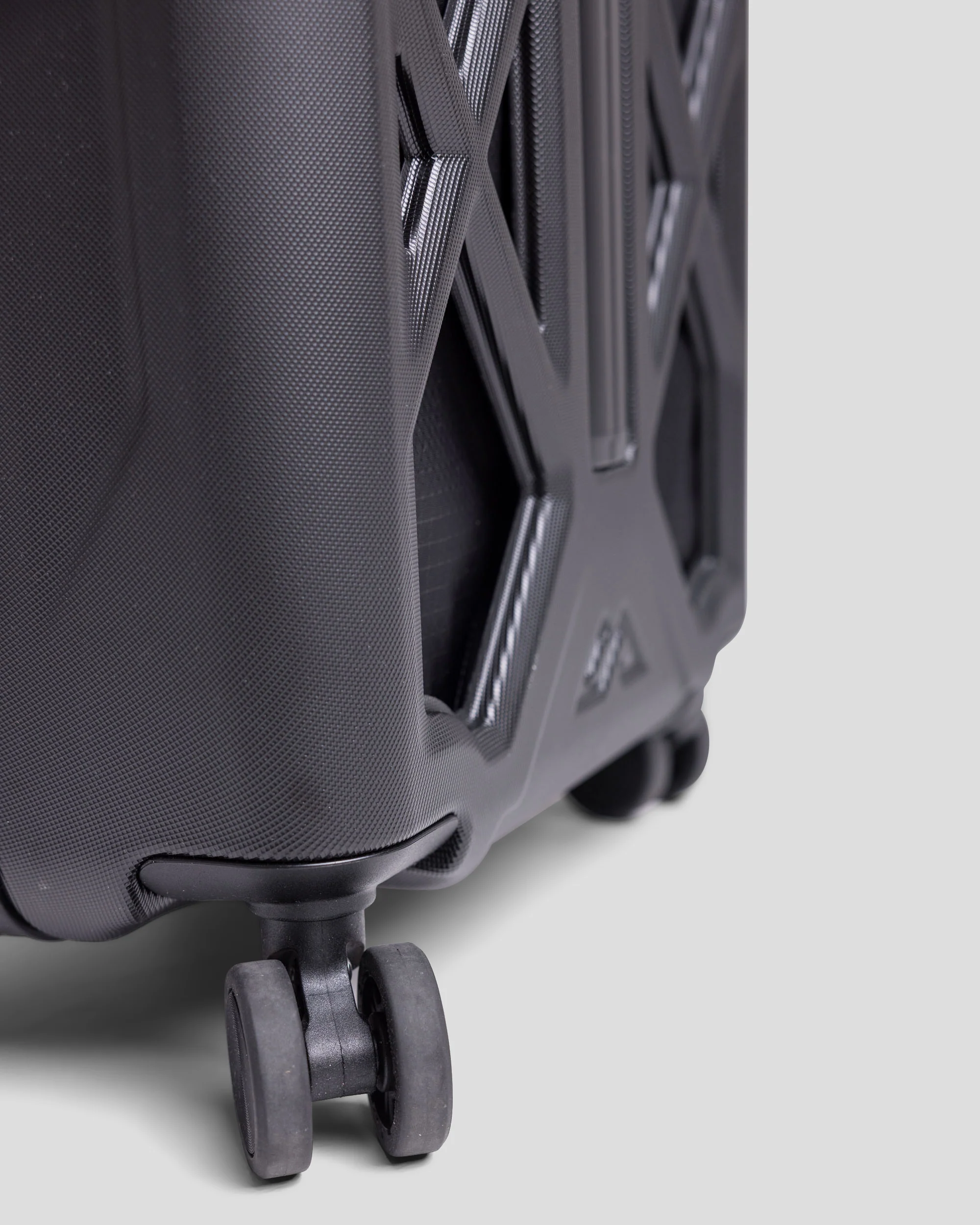 Feather Flight Carry-On Spinner - 40L - Black Stingray - Image 12