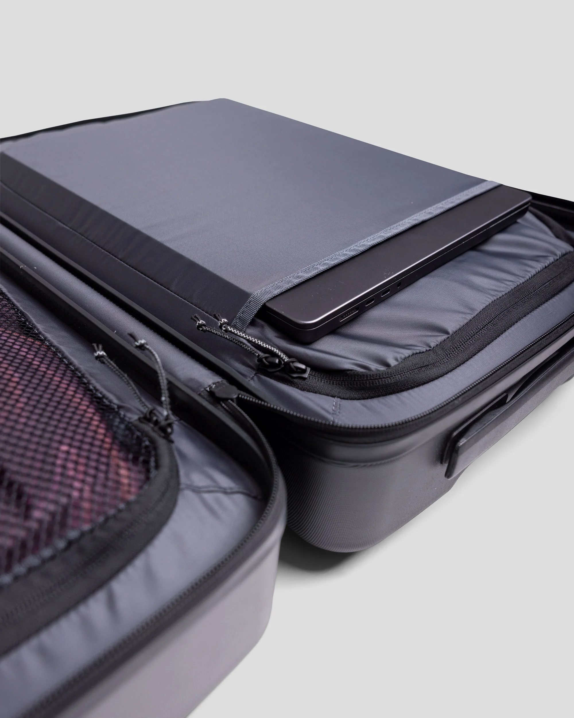 Feather Flight Carry-On Spinner - 40L - Black Stingray - Image 16