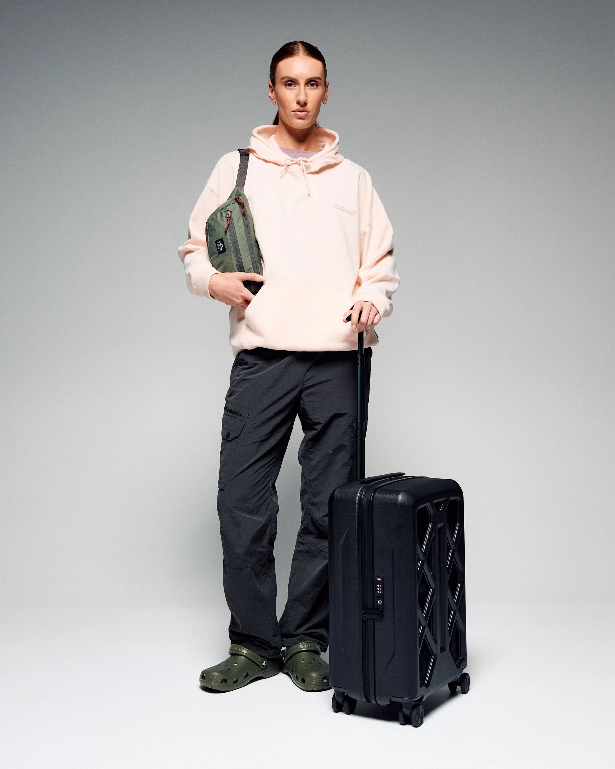 Feather Flight Carry-On Spinner - 40L - Black Stingray - Image 4