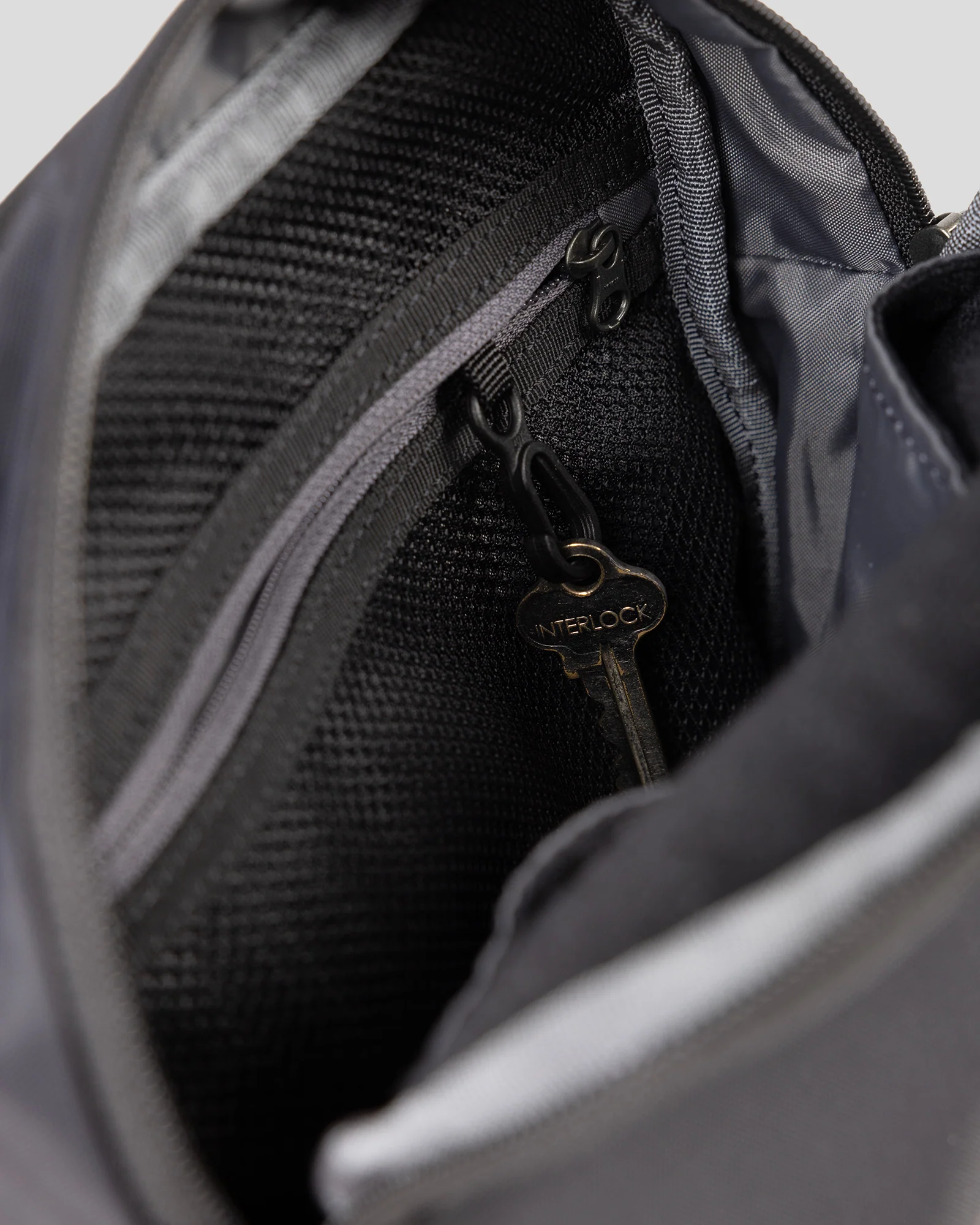 Flight RFID Pouch - Black Stingray - Image 5
