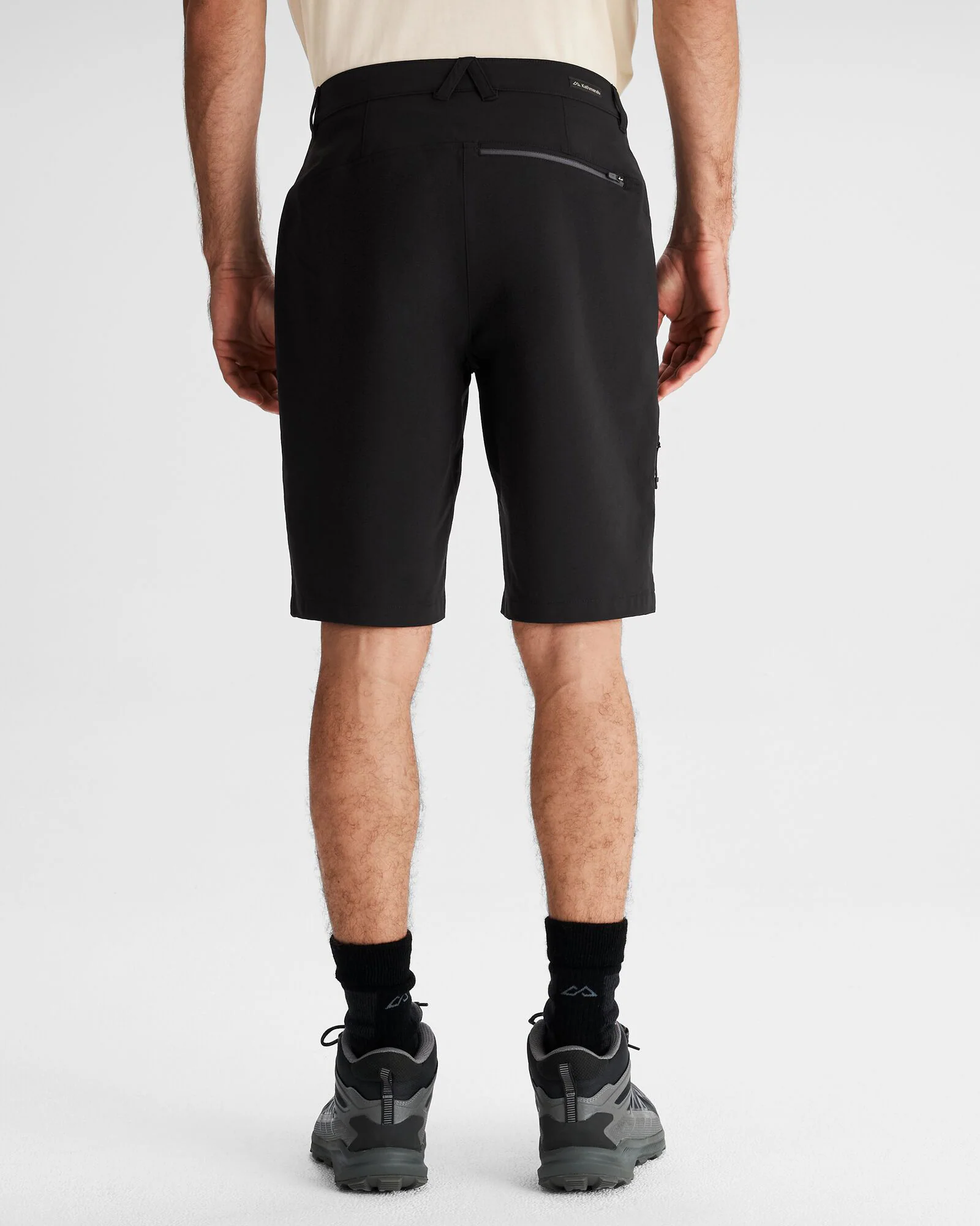 Men's Flinders 10 inch Shorts - Black - Image 4