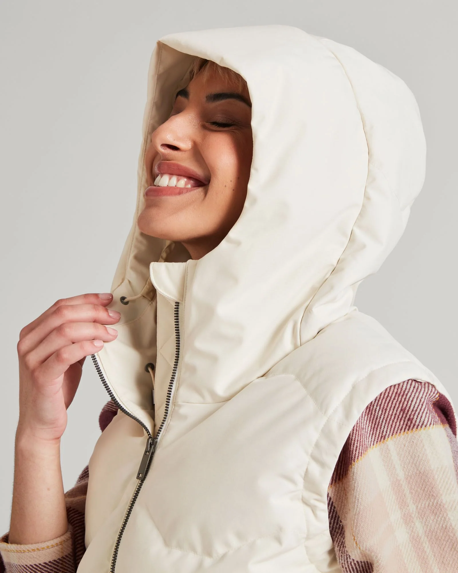 Women's Frisco X Hooded Down Vest - Natural - Image 7