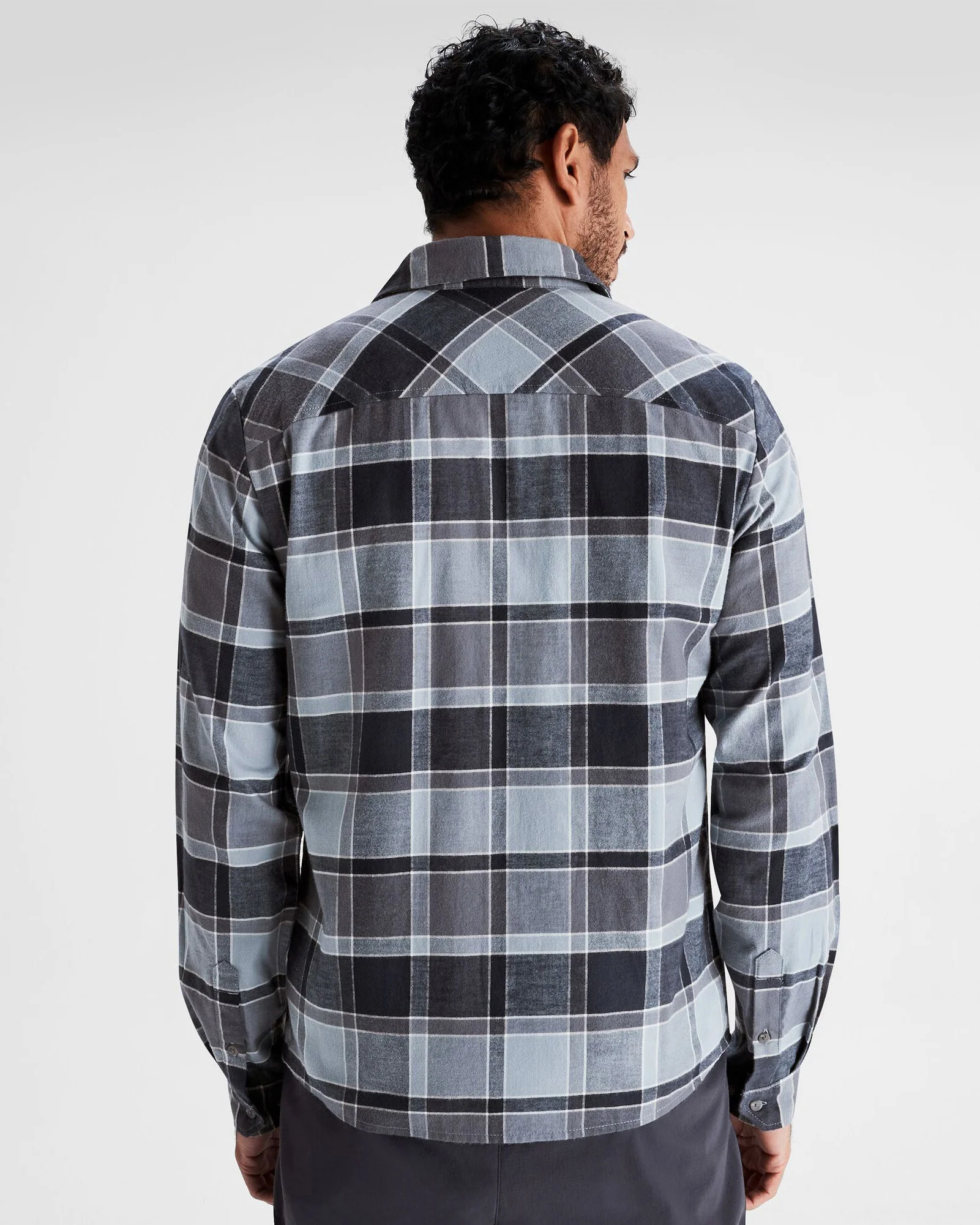 Men's Fyfe Flannel Shirt - Mid Navy Plaid - Image 4
