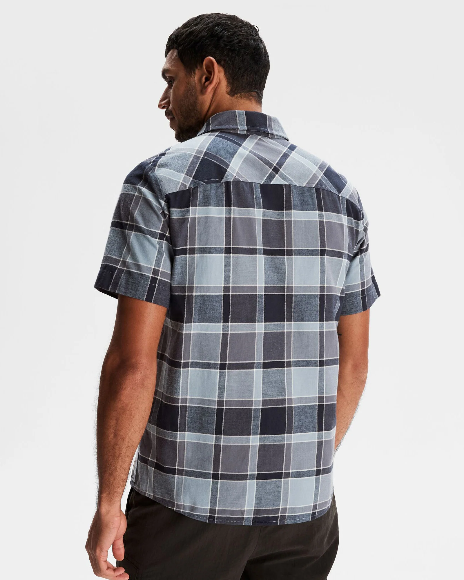 Men's Fyfe Short Sleeve Shirt - Mid Navy Plaid - Image 4