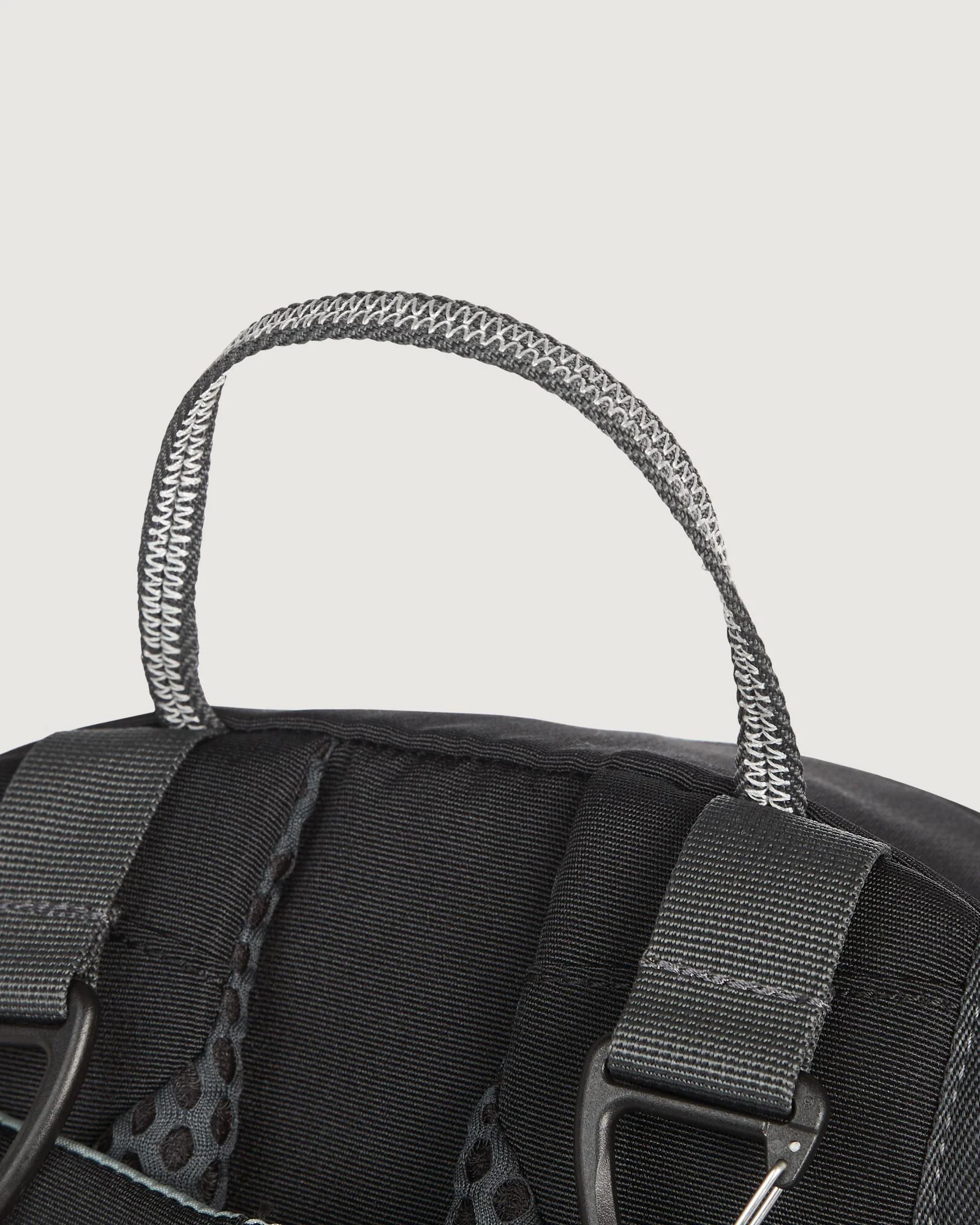Gluon Beyond Backpack - 18L - Black Stingray - Image 9
