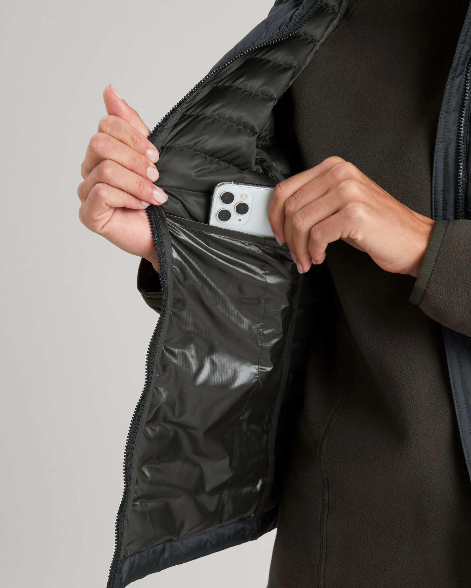 Women's Heli R Down Vest - Black Stingray - Image 6