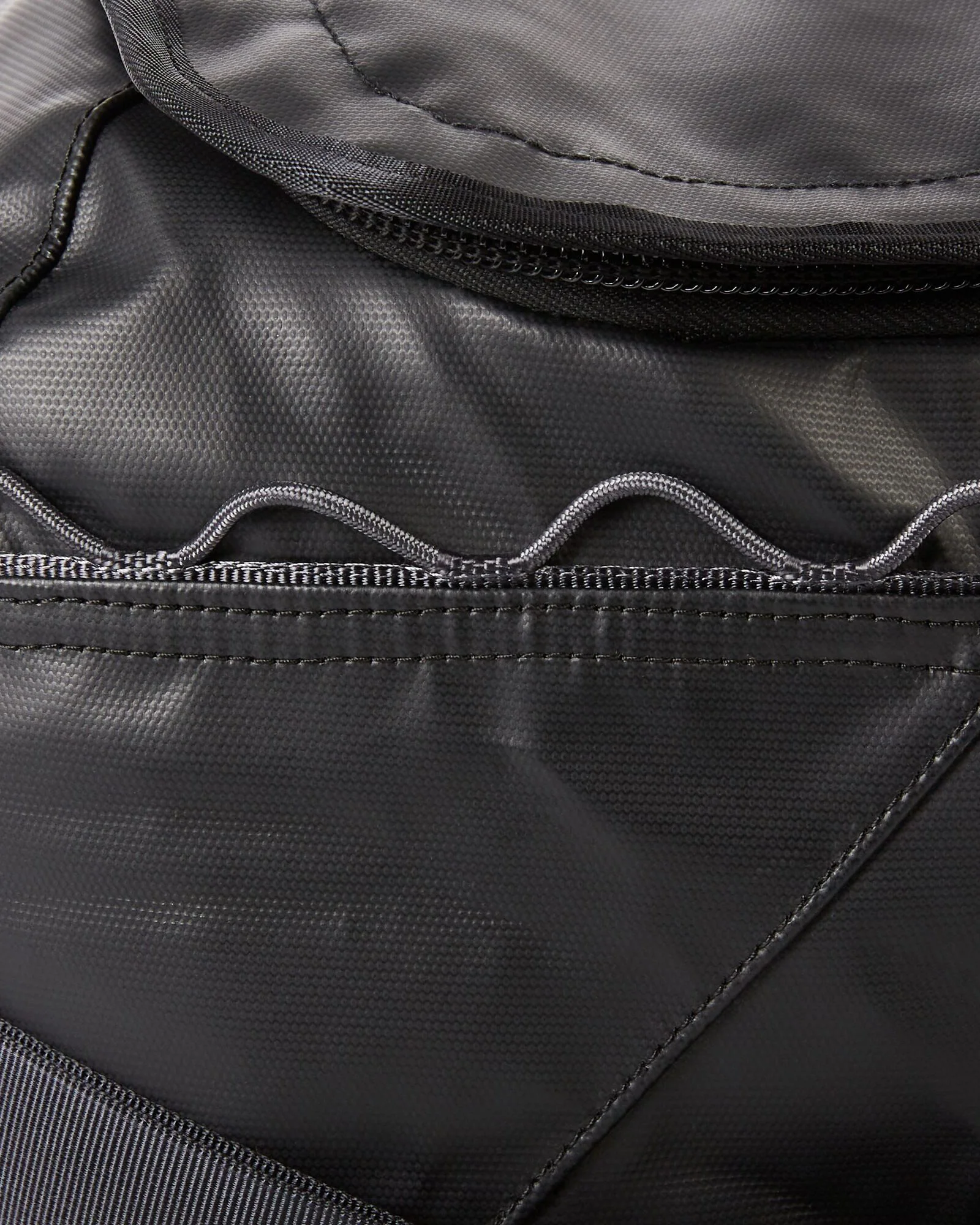 Indus Duffel - 35L - Black - Image 4