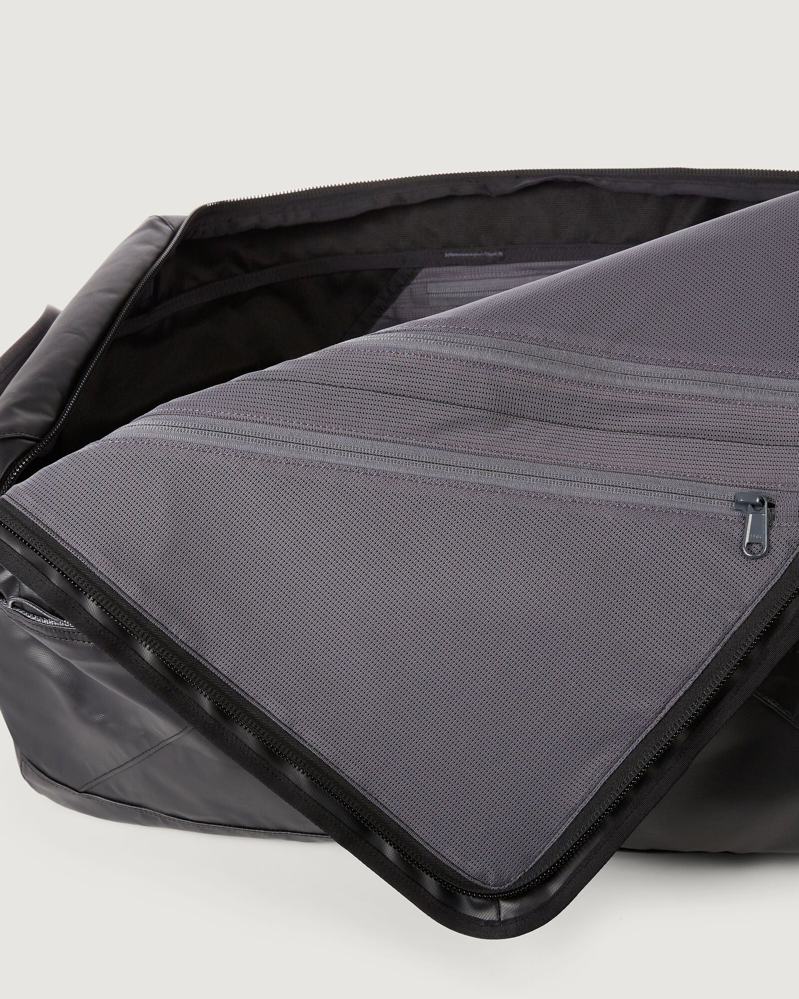 Indus Duffel - 70L - Black - Image 4