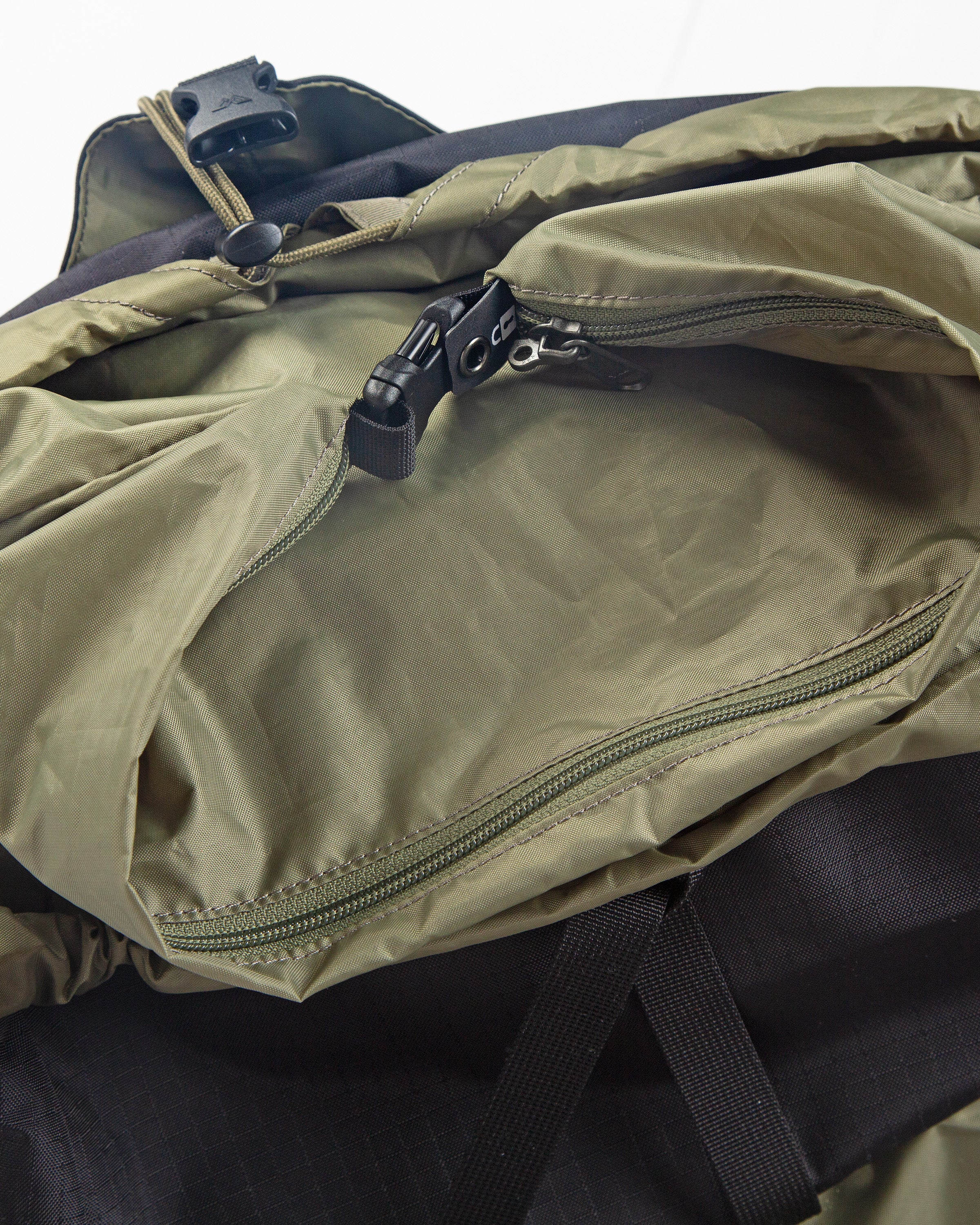 Interloper Pack - 65L - Black Stingray - Image 8