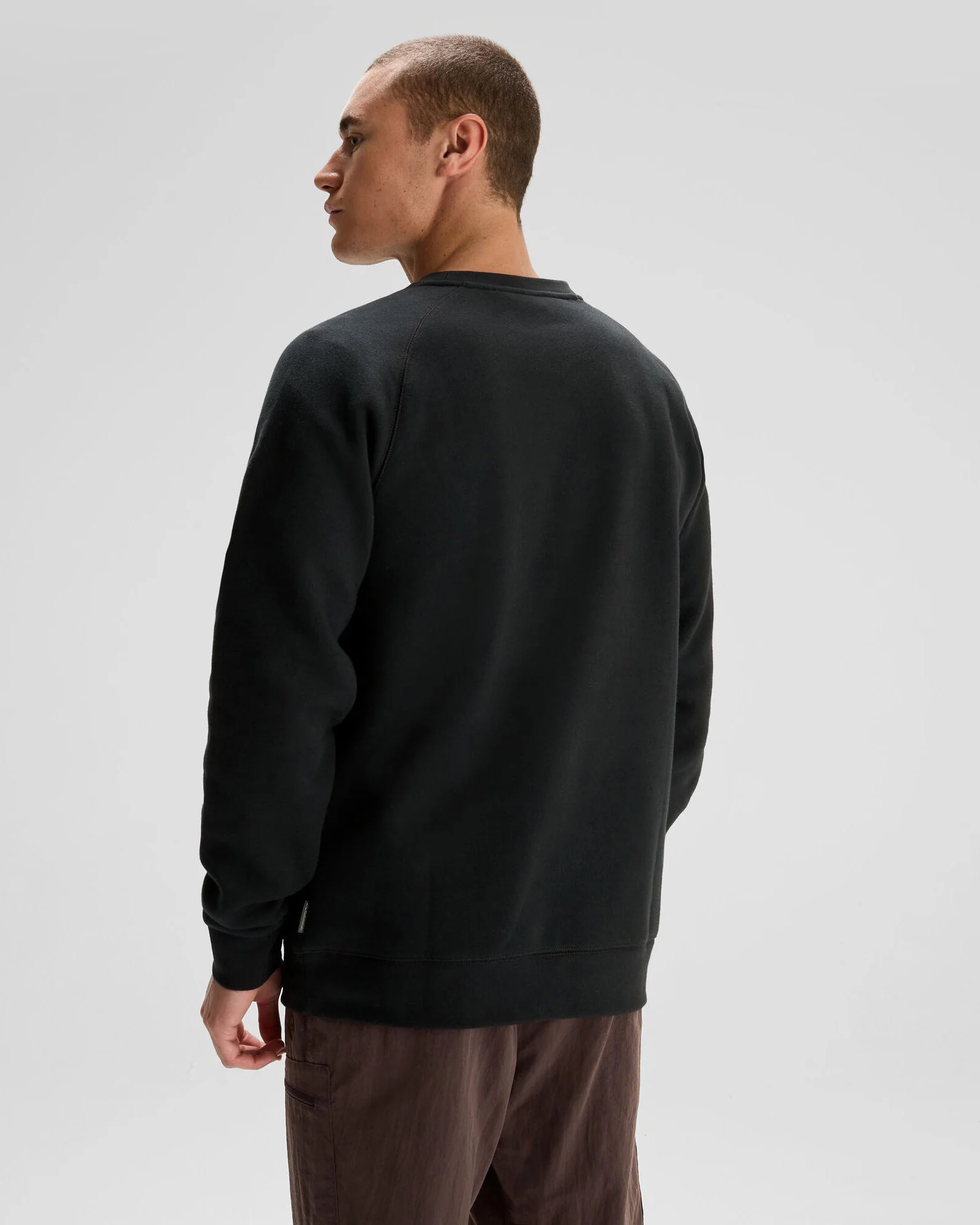 Men's Kathmandu Logo Crew Sweater - Black - Image 3