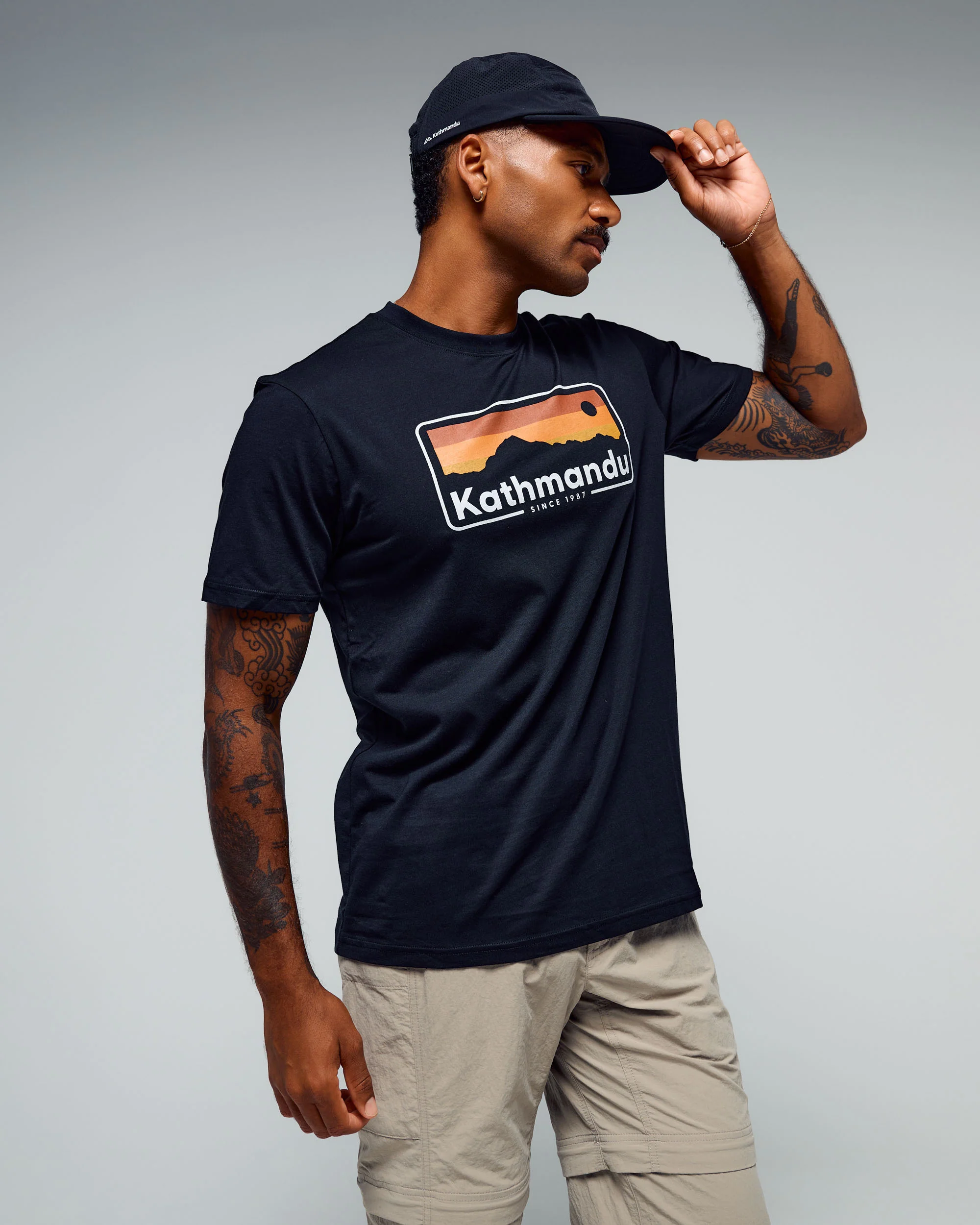Men's Kathmandu Logo 70's Organic Cotton T-shirt - Black - Image 2
