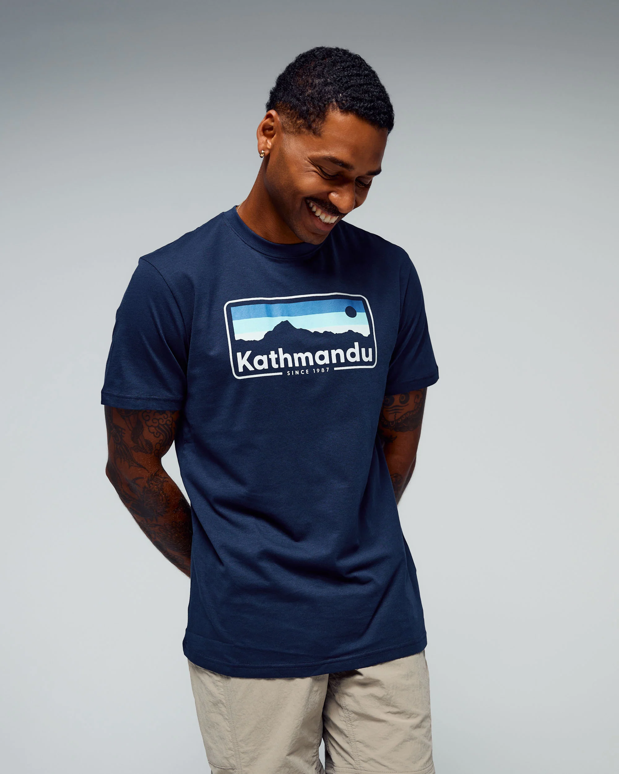 Men's Kathmandu Logo 70's Organic Cotton T-shirt - Midnight Navy - Image 4