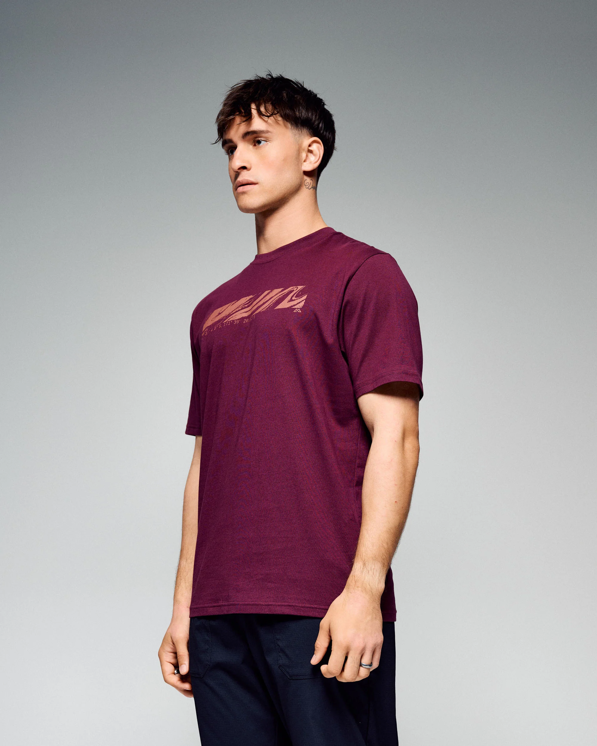 Men's Braided River Organic Cotton T-Shirt -  Mulberry - Image 2