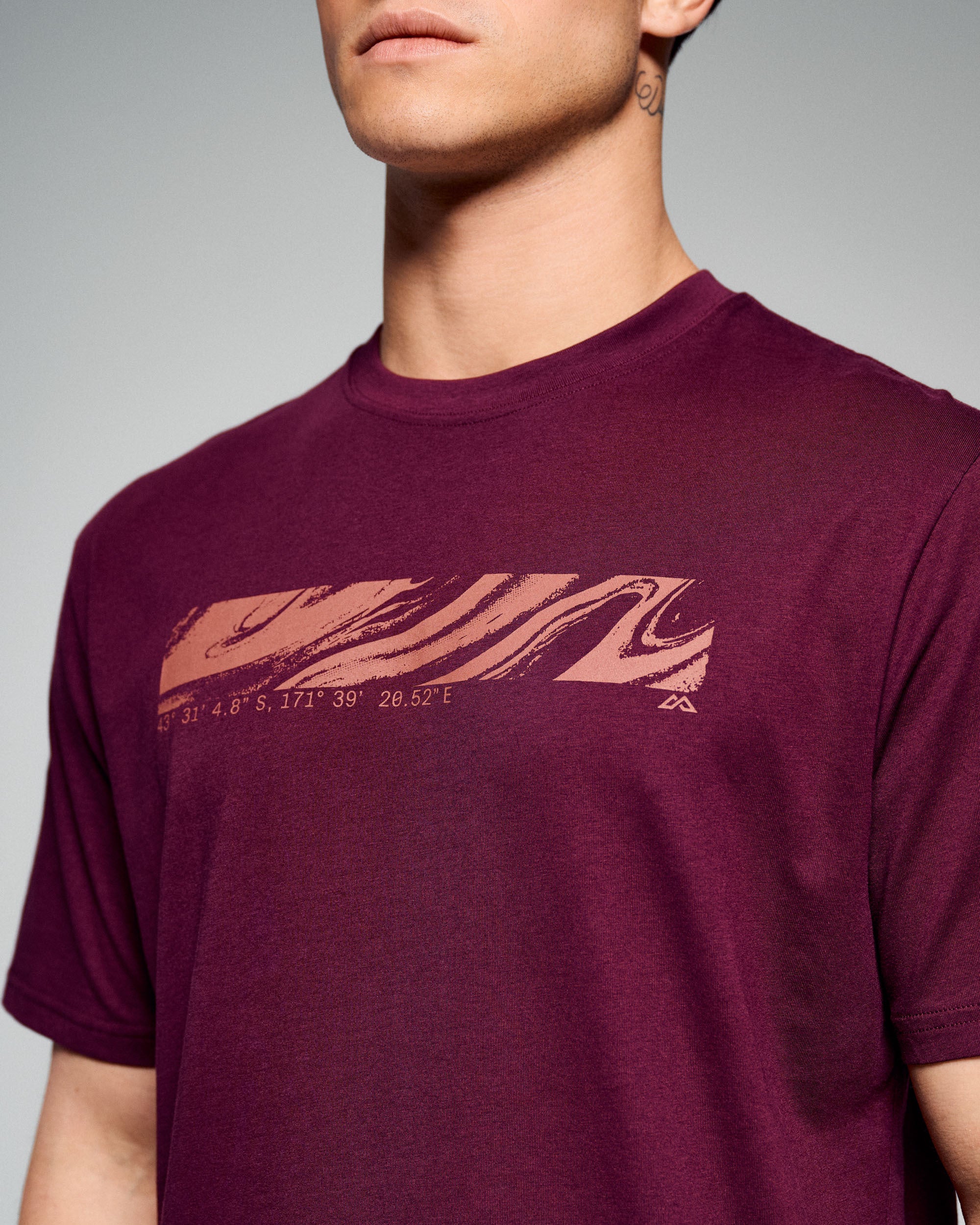 Men's Braided River Organic Cotton T-Shirt -  Mulberry - Image 3