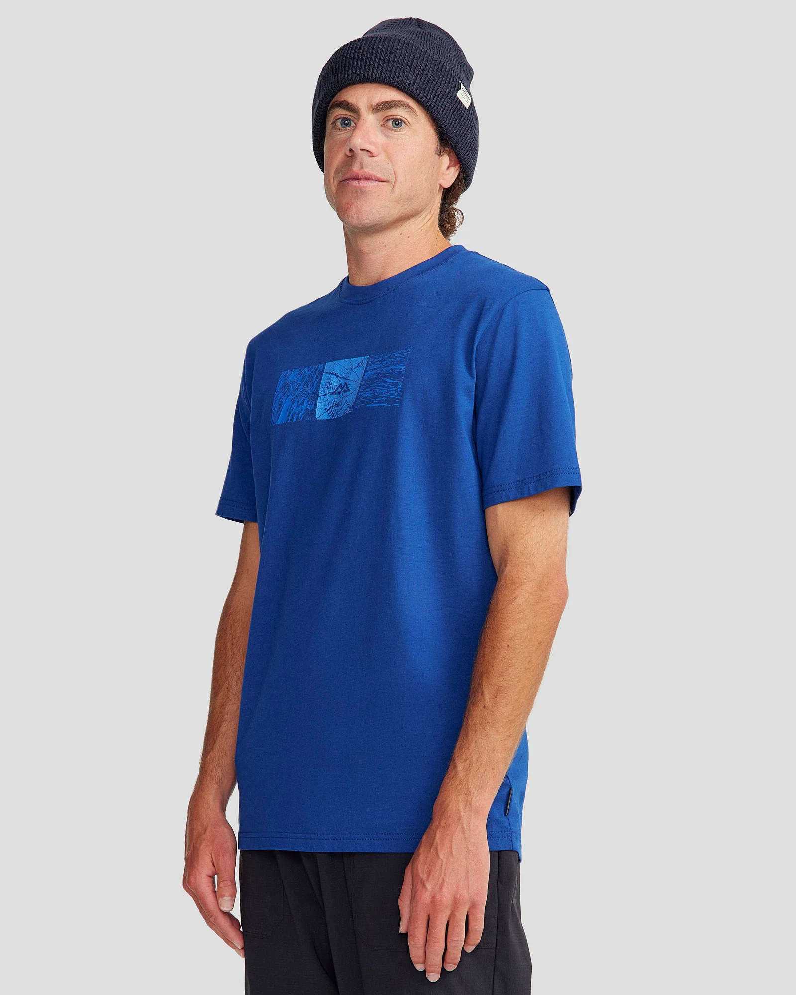 Men's Mountain Photo Organic Cotton T-shirt - Bright Navy - Image 2
