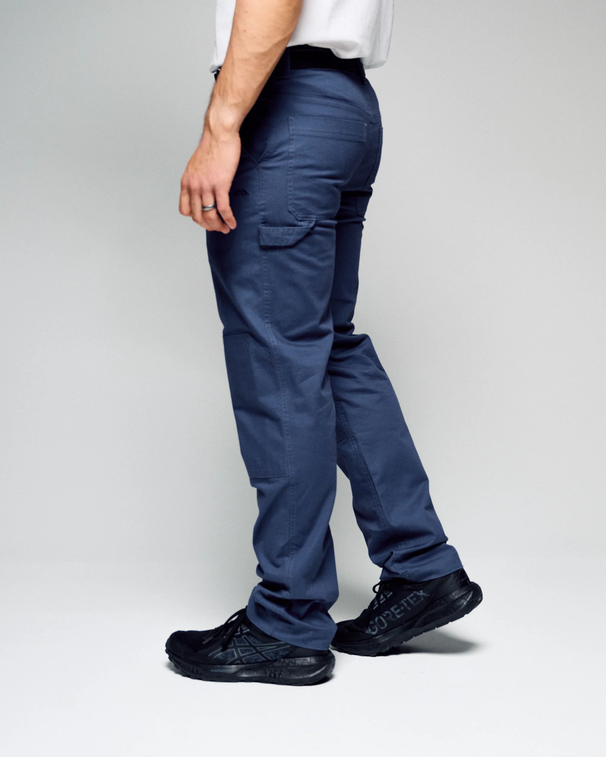 Men's Weekend Cotton Pants  -  Mid Navy - Image 4