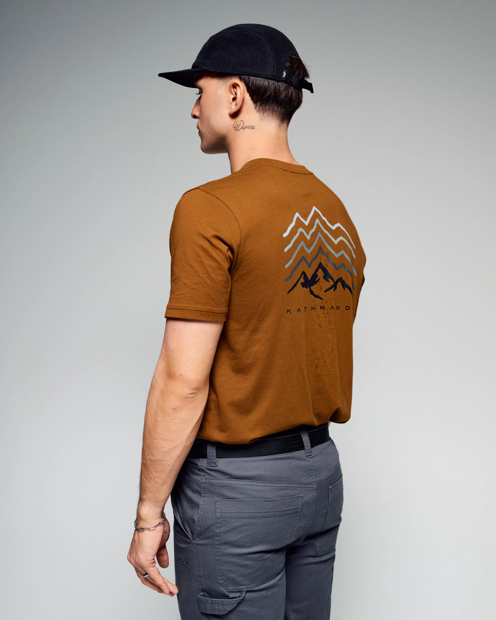 Men's Mountain Rays Organic Cotton T-Shirt - Bark - Image 3