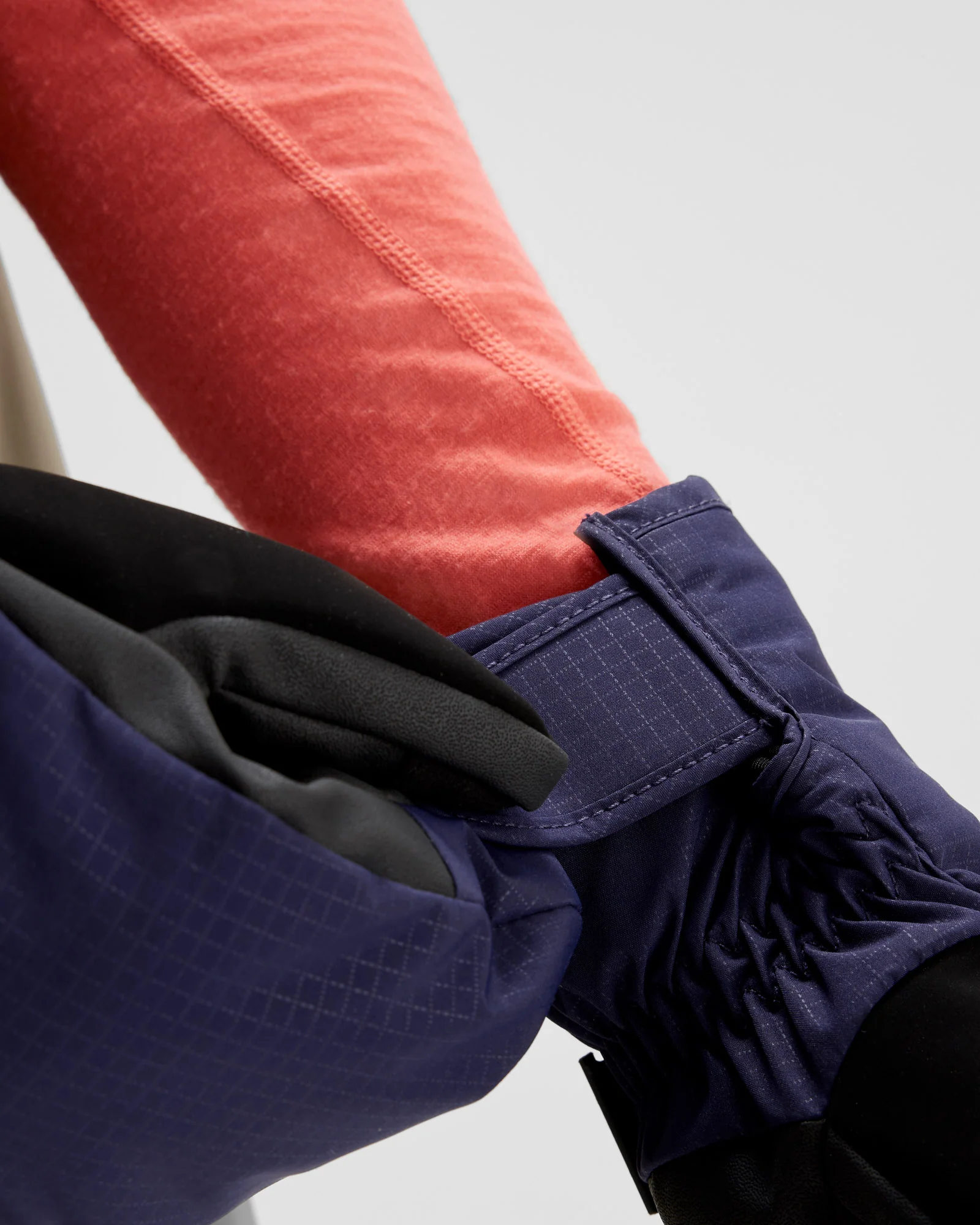 PWDR-Days Insulated Snow Mittens - Dark Horizon - Image 3