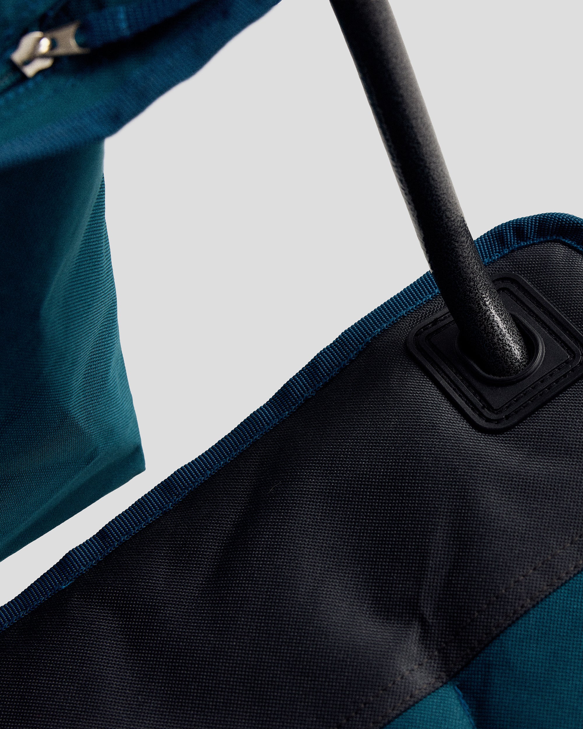 Retreat Cooler Armchair - Deep Sea Blue - Image 8