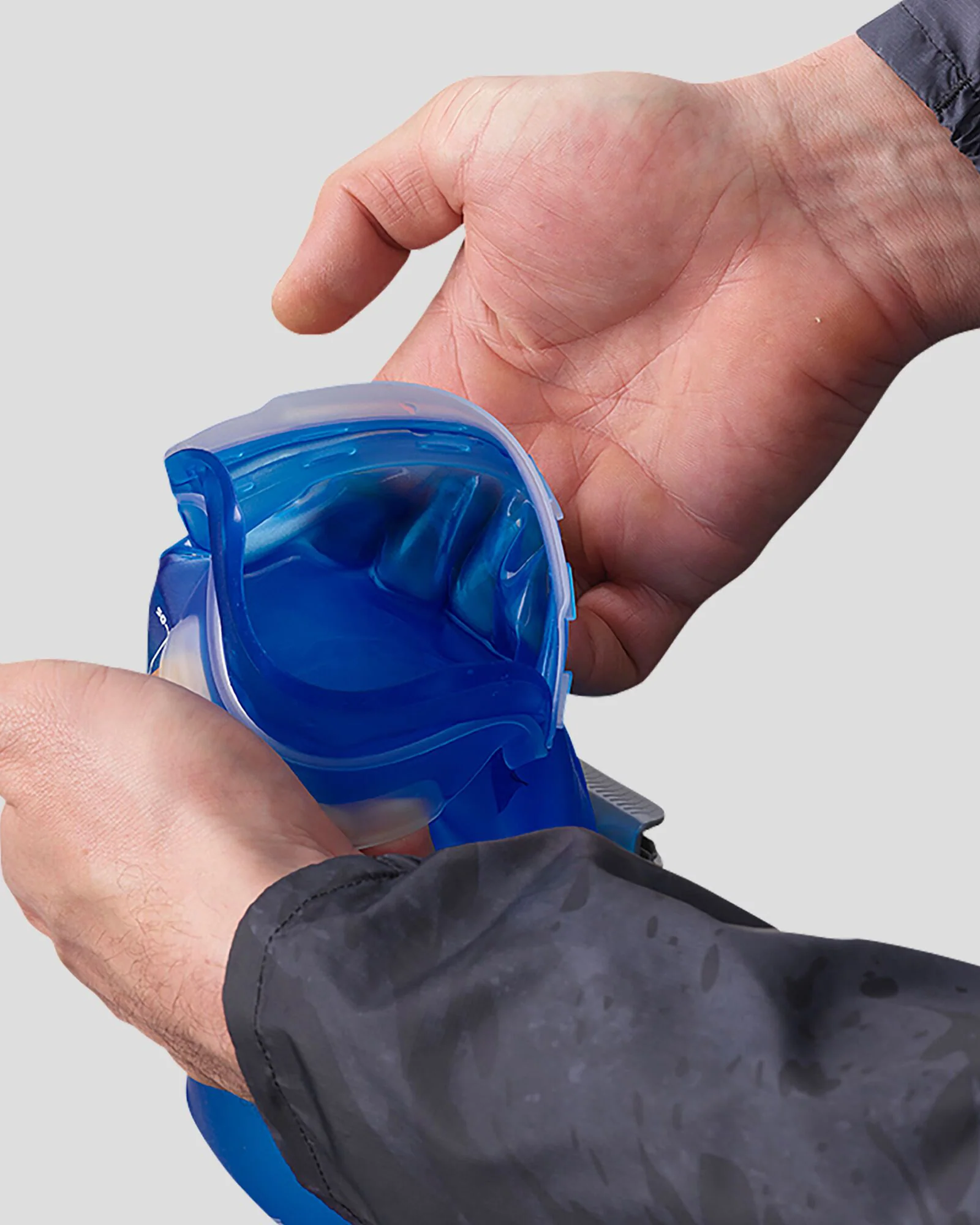Salomon Soft Reservoir - 1.5 L - Clear Blue - Image 5