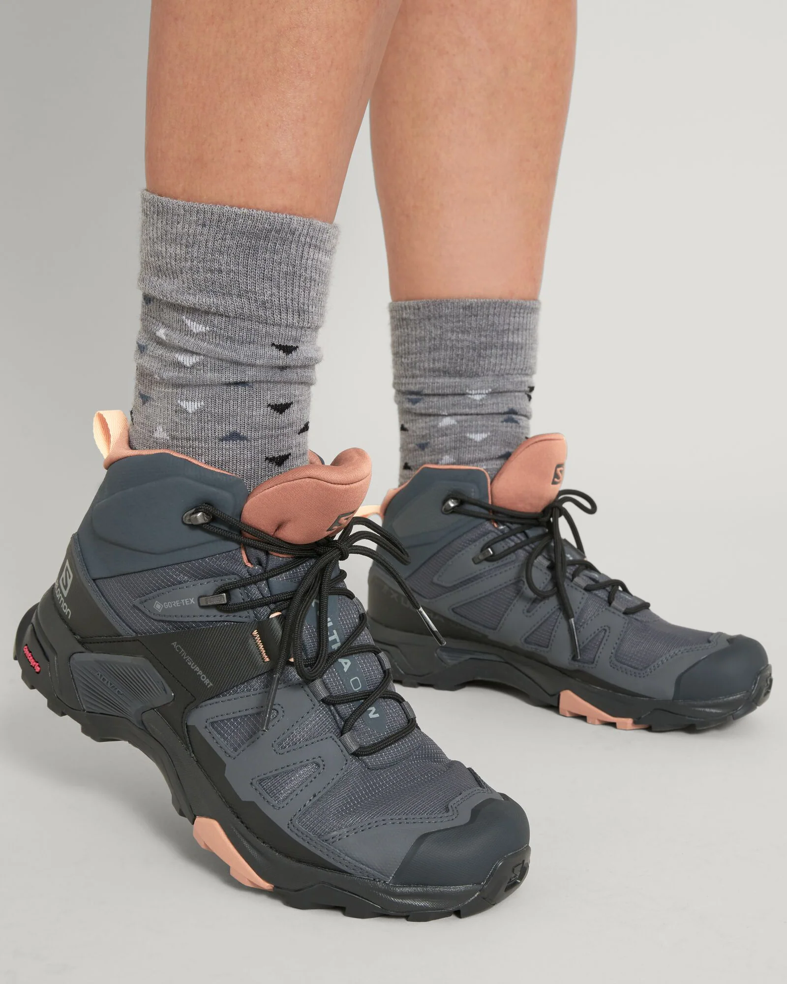 Women's Salomon X Ultra 4 GORE-TEX Mid Hiking Boots - Ebony/Mocha Mousse/Almond Cream - Image 5