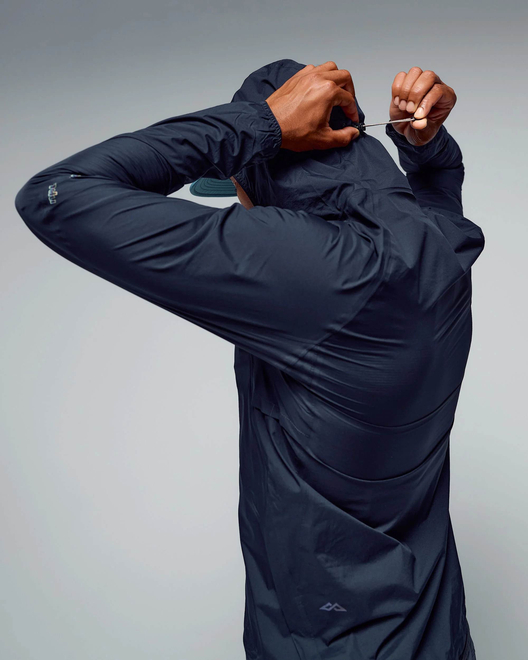 Men's Seeker 2.5L Rain Jacket - Black Stingray - Image 3