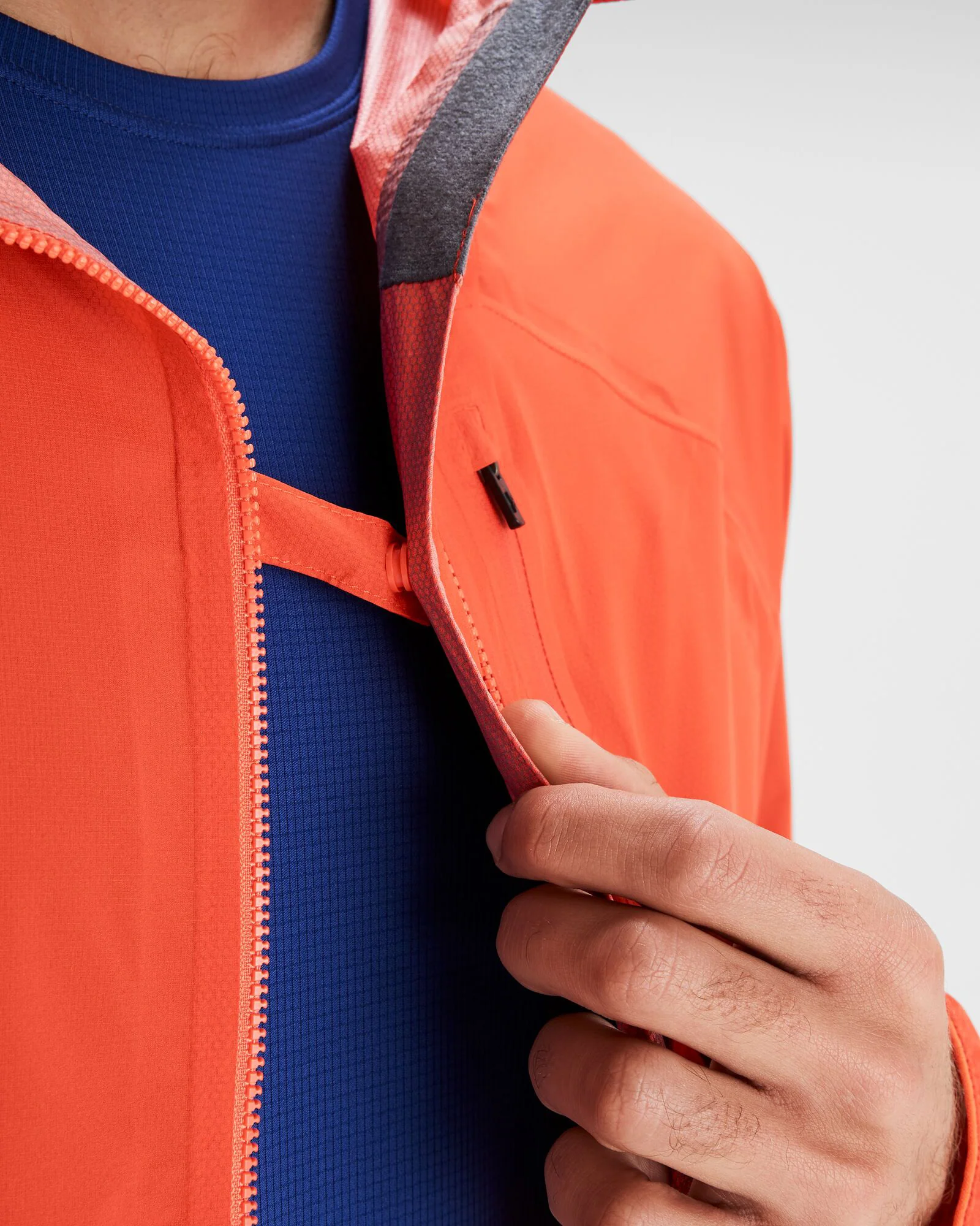 Men's Seeker 2.5L Rain Jacket - Hut Orange - Image 7