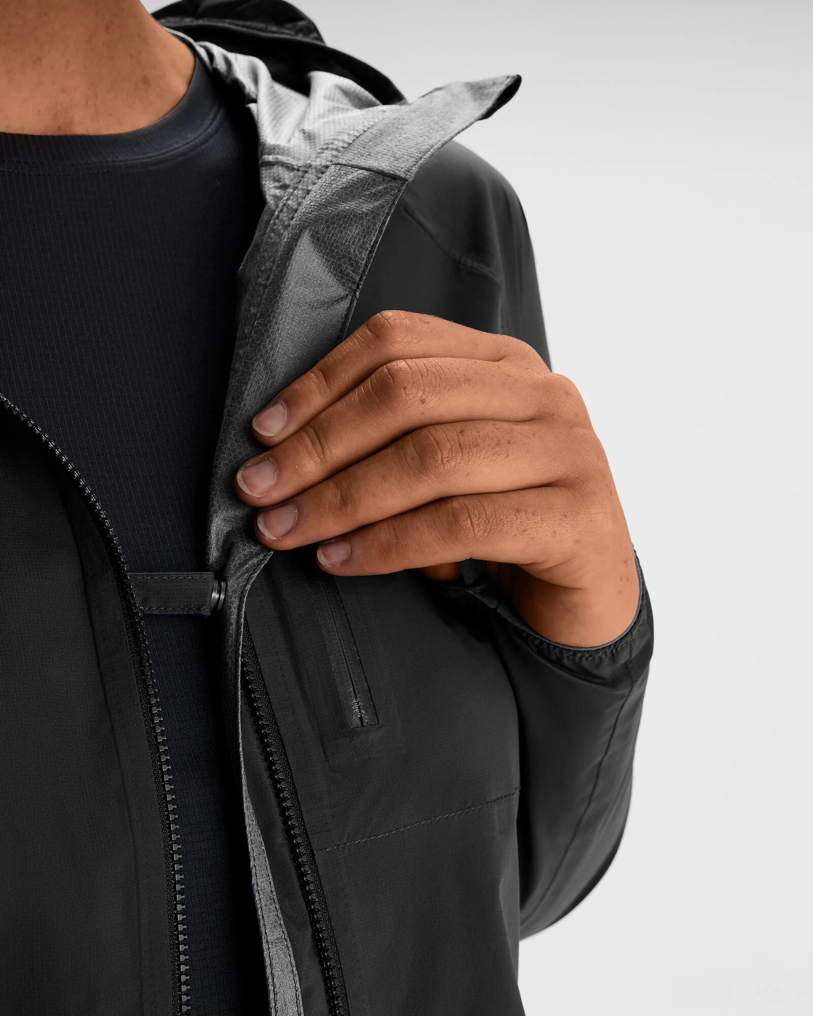 Women's Seeker 2.5L Rain Jacket - Black Stingray - Image 9