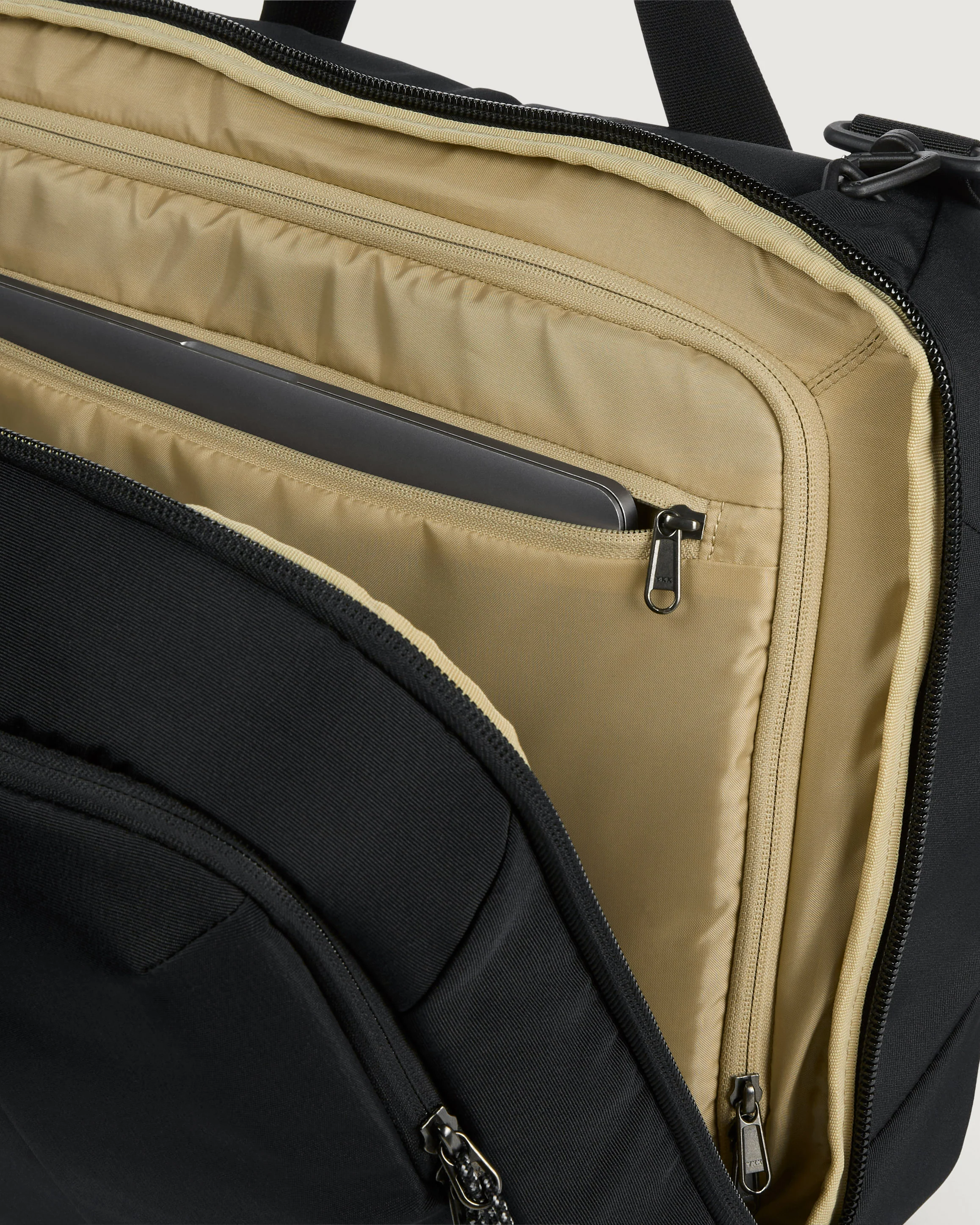 Split Level Bag - 30L - Black/Black - Image 4