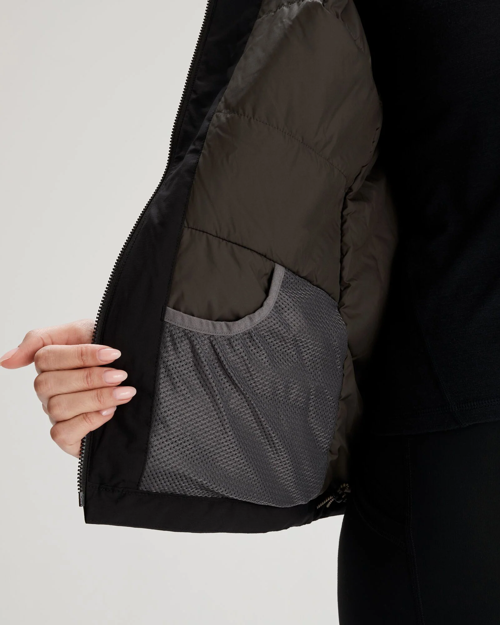 Women's Trailhead 2L Insulated Rain Jacket - Black Stingray - Image 10