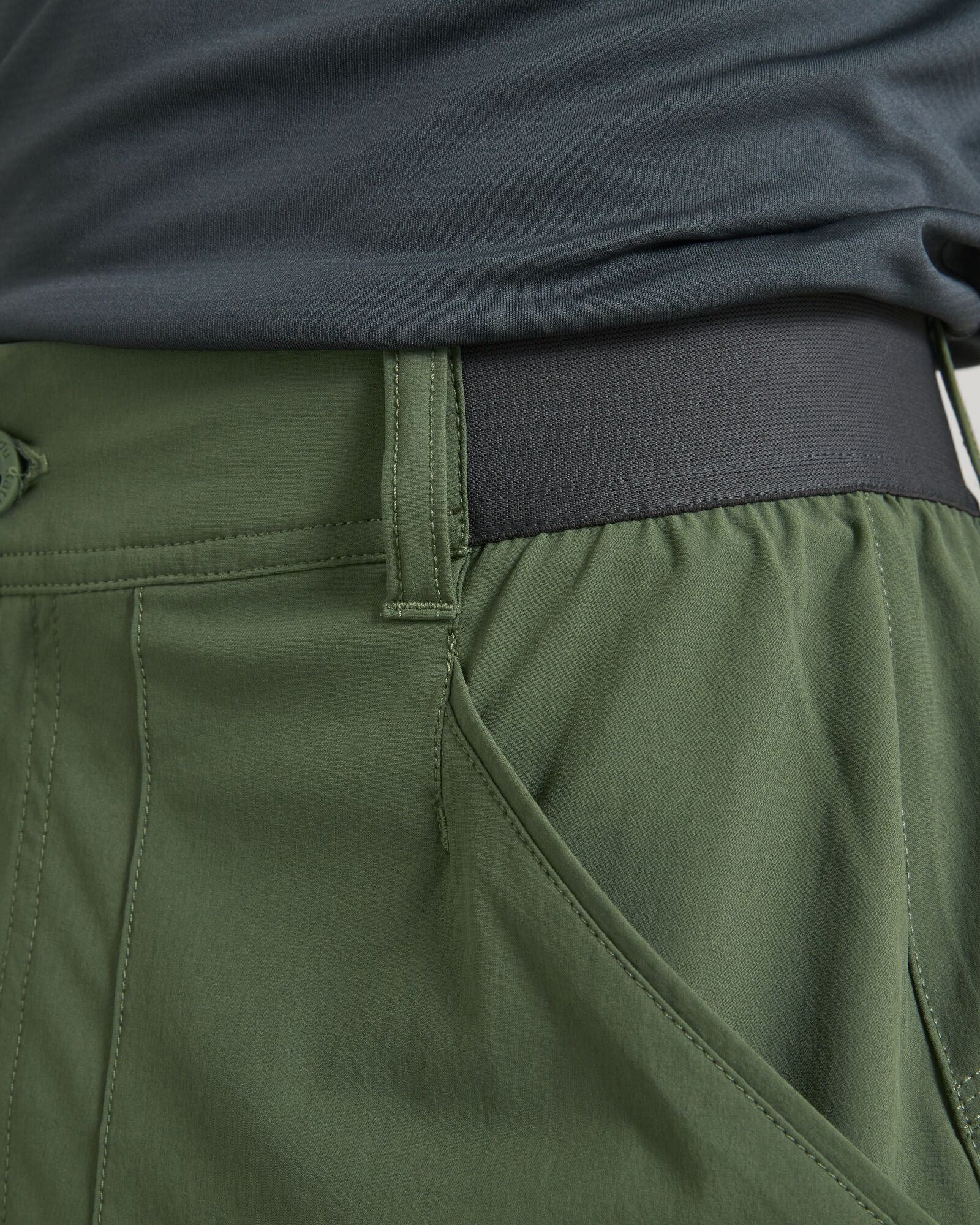 Men's ULT-Hike Pants - Thyme - Image 6