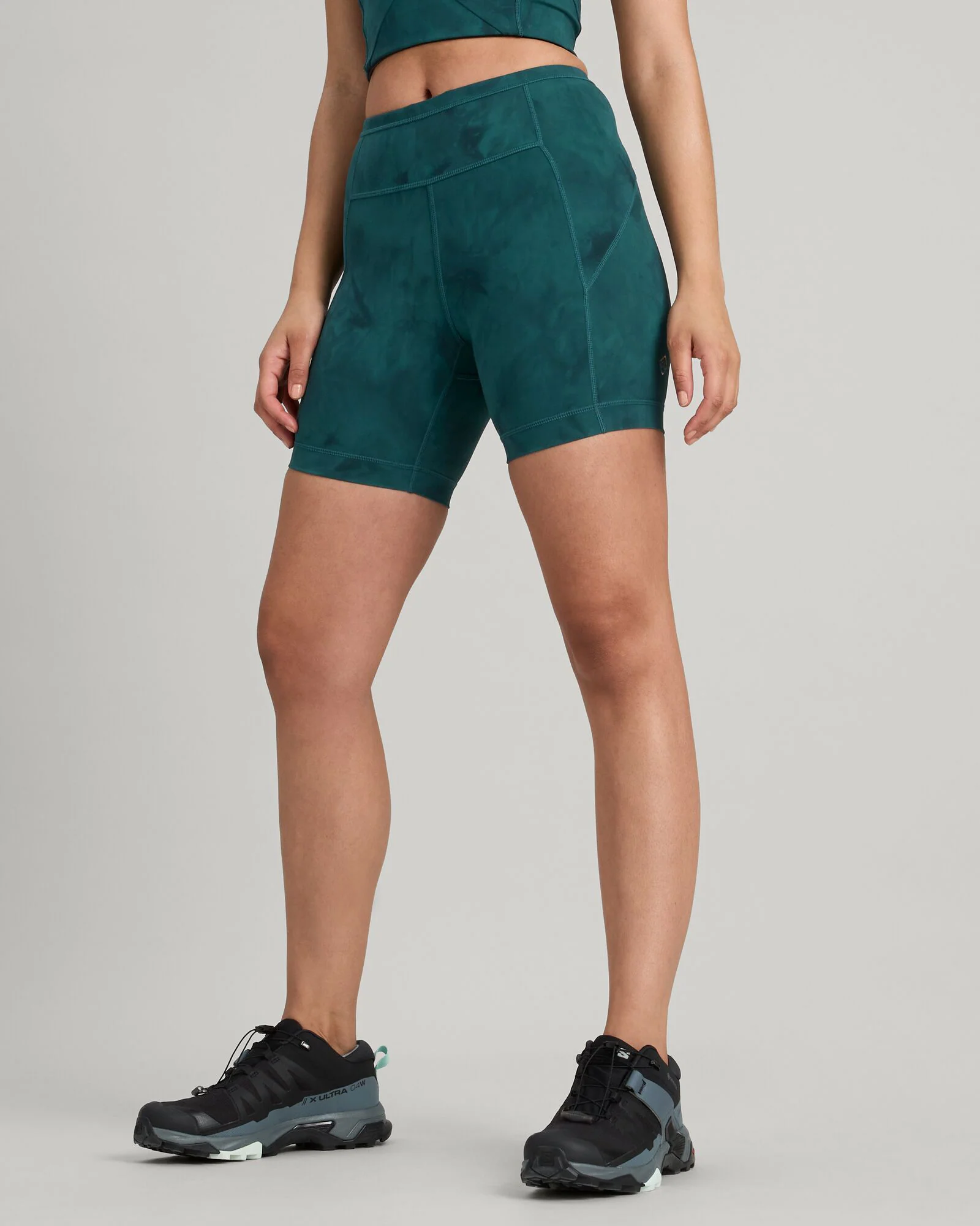 WELL.DER.NESS Move Women's Tight 6" Shorts - Deep Lagoon Sunburst Print - Image 3