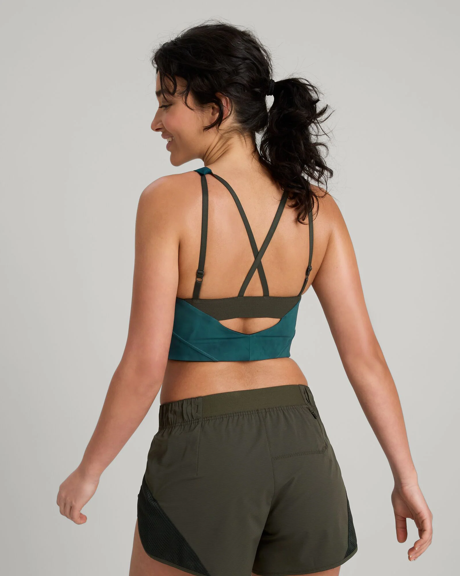 WELL.DER.NESS Move Women's Crop Top - Deep Lagoon Sunburst Print - Image 4