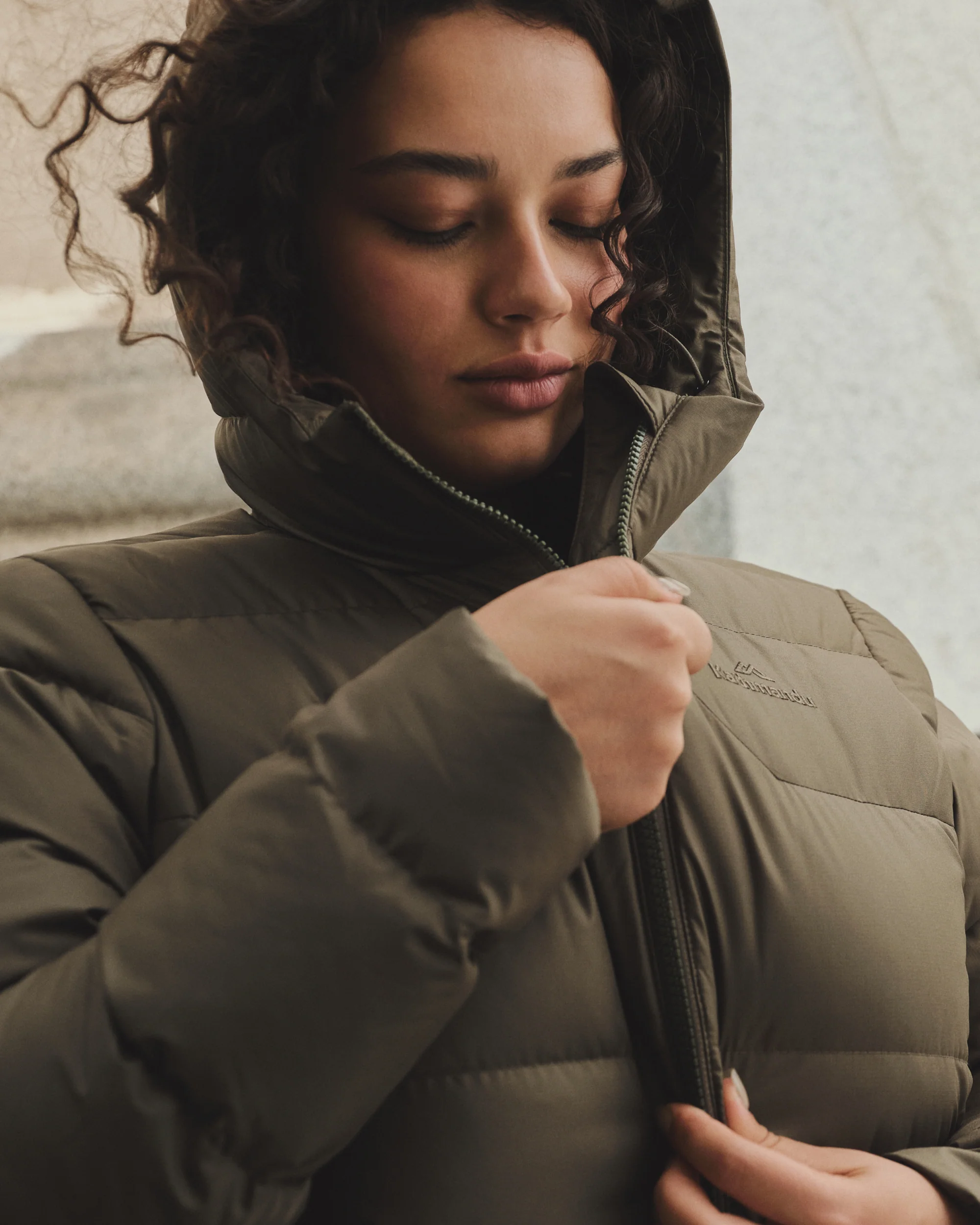 Women's Epiq Down Hooded Long Parka v2 - Light Moss - Image 2