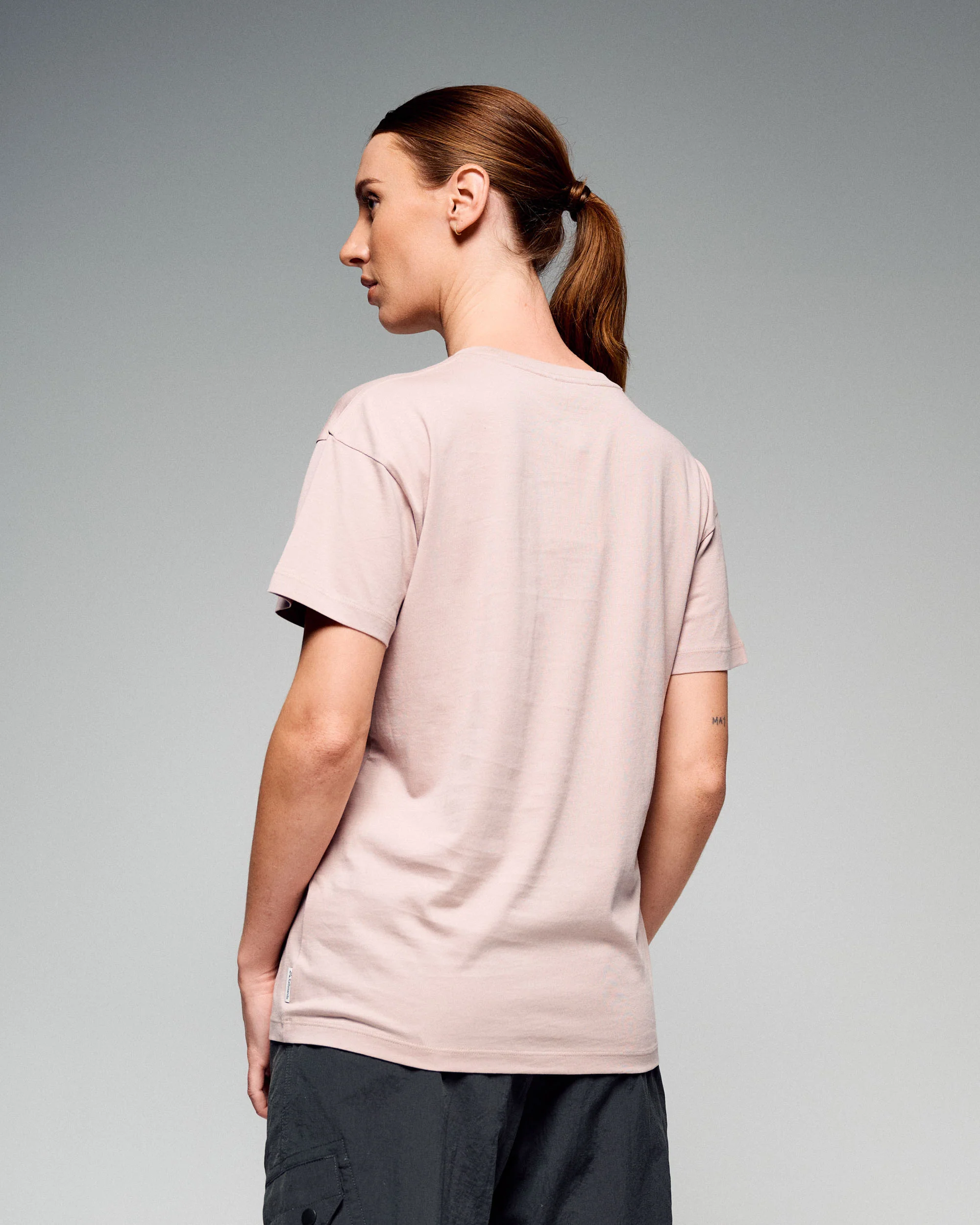 Women's Mountain Sunset Organic Cotton T-shirt - Light Taupe - Image 4