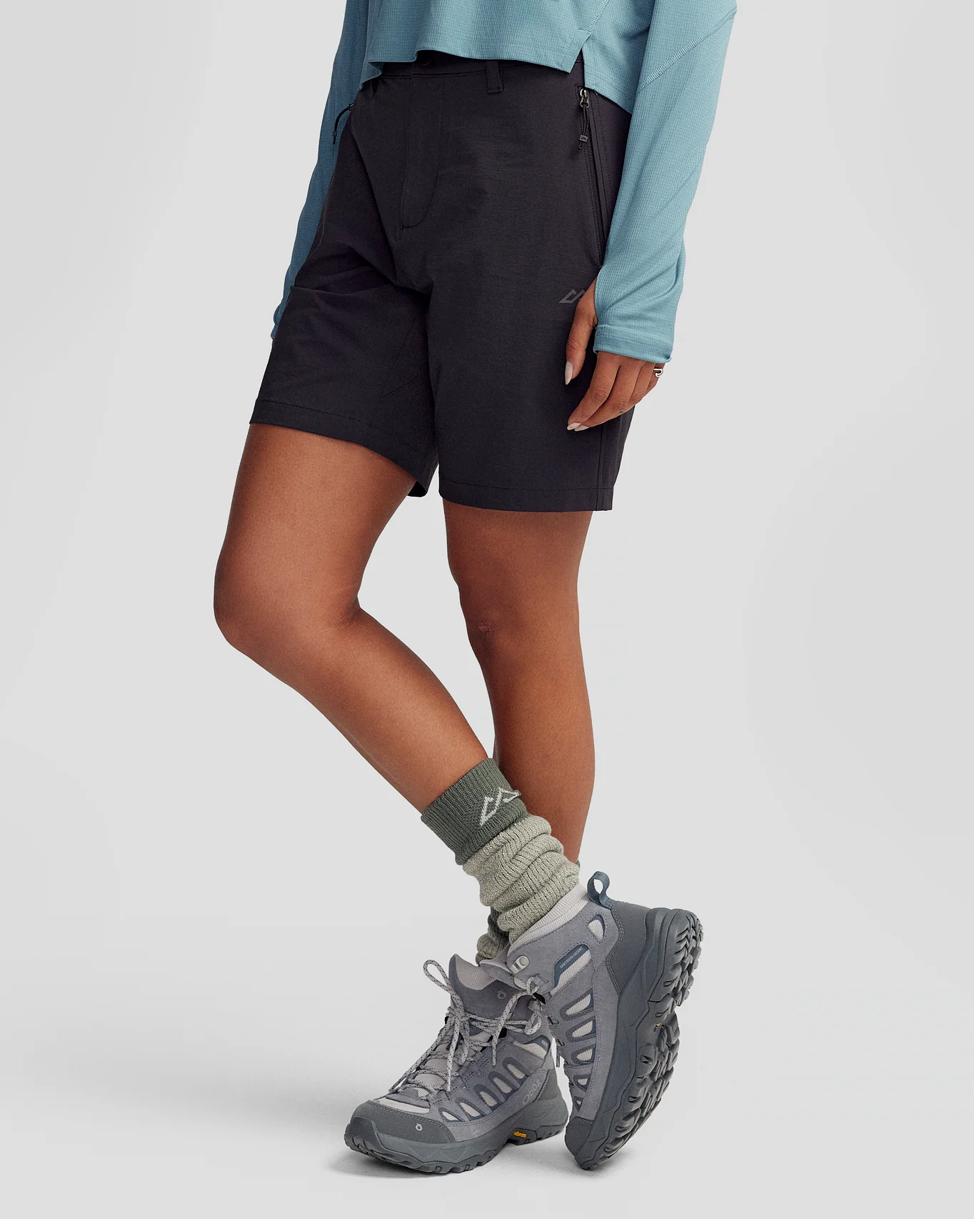 Women’s Ridge 7” Shorts - Black Stingray - Image 3