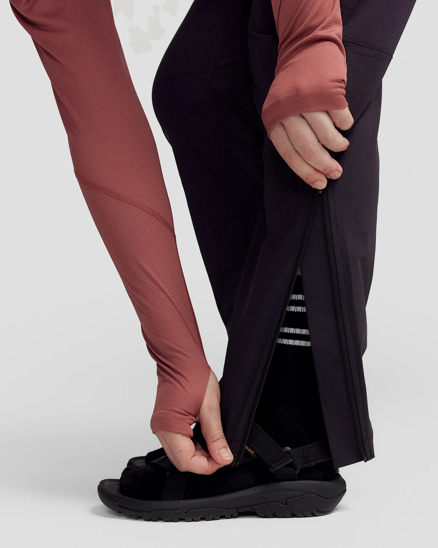 Women's Ridge Convertible Pants - Black Stingray - Image 5