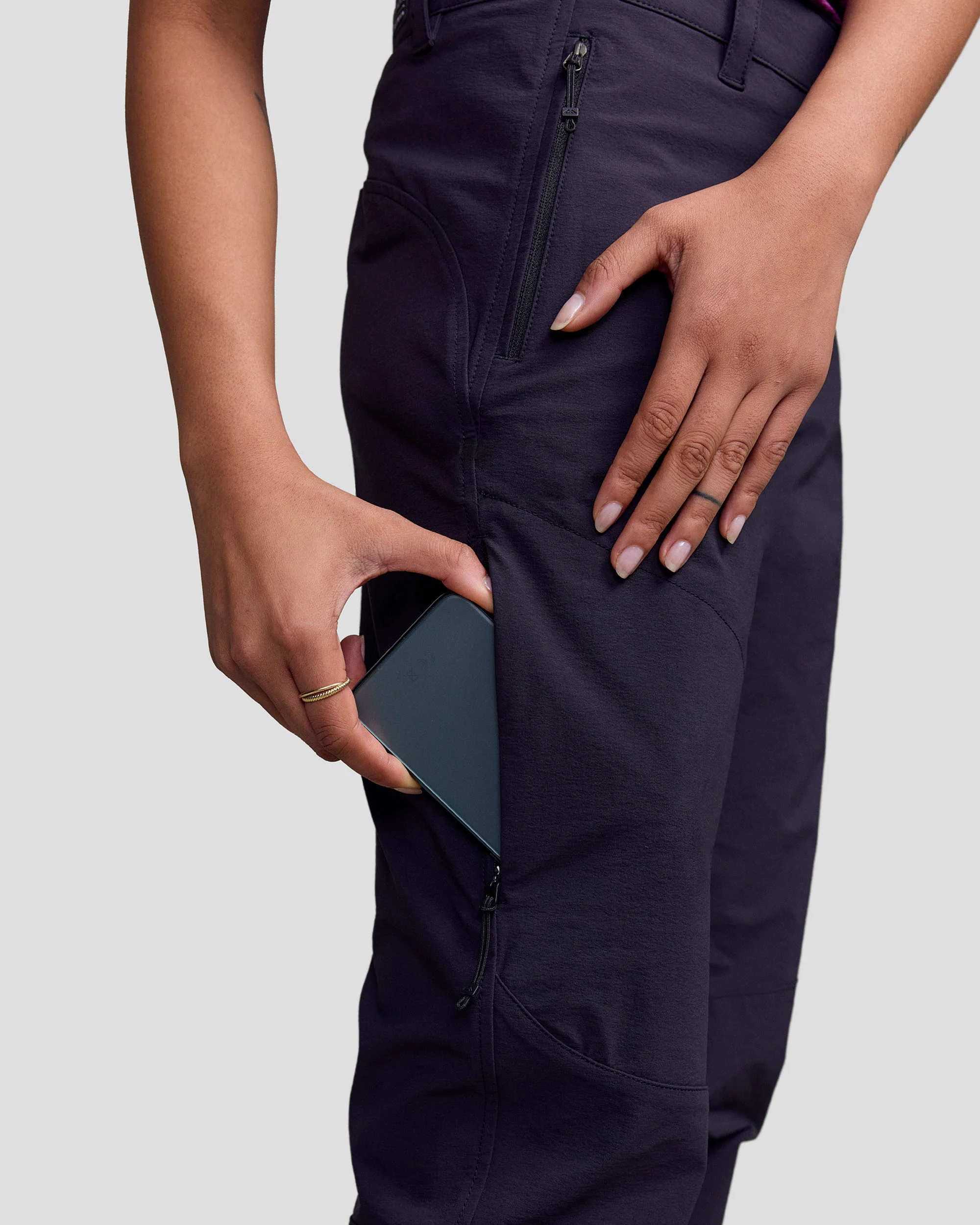 Women’s Ridge Pants - Black Stingray - Image 4