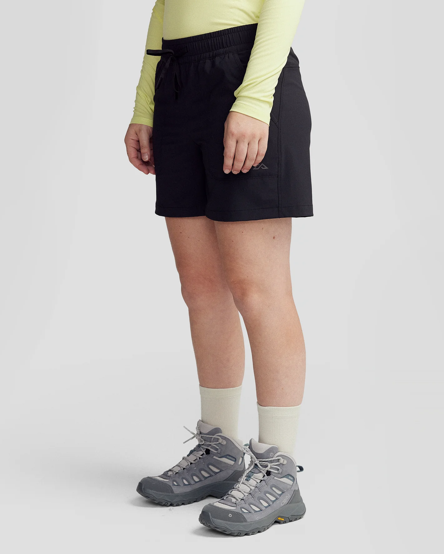 Women’s Trailhead 4” Shorts - Black Stingray - Image 2